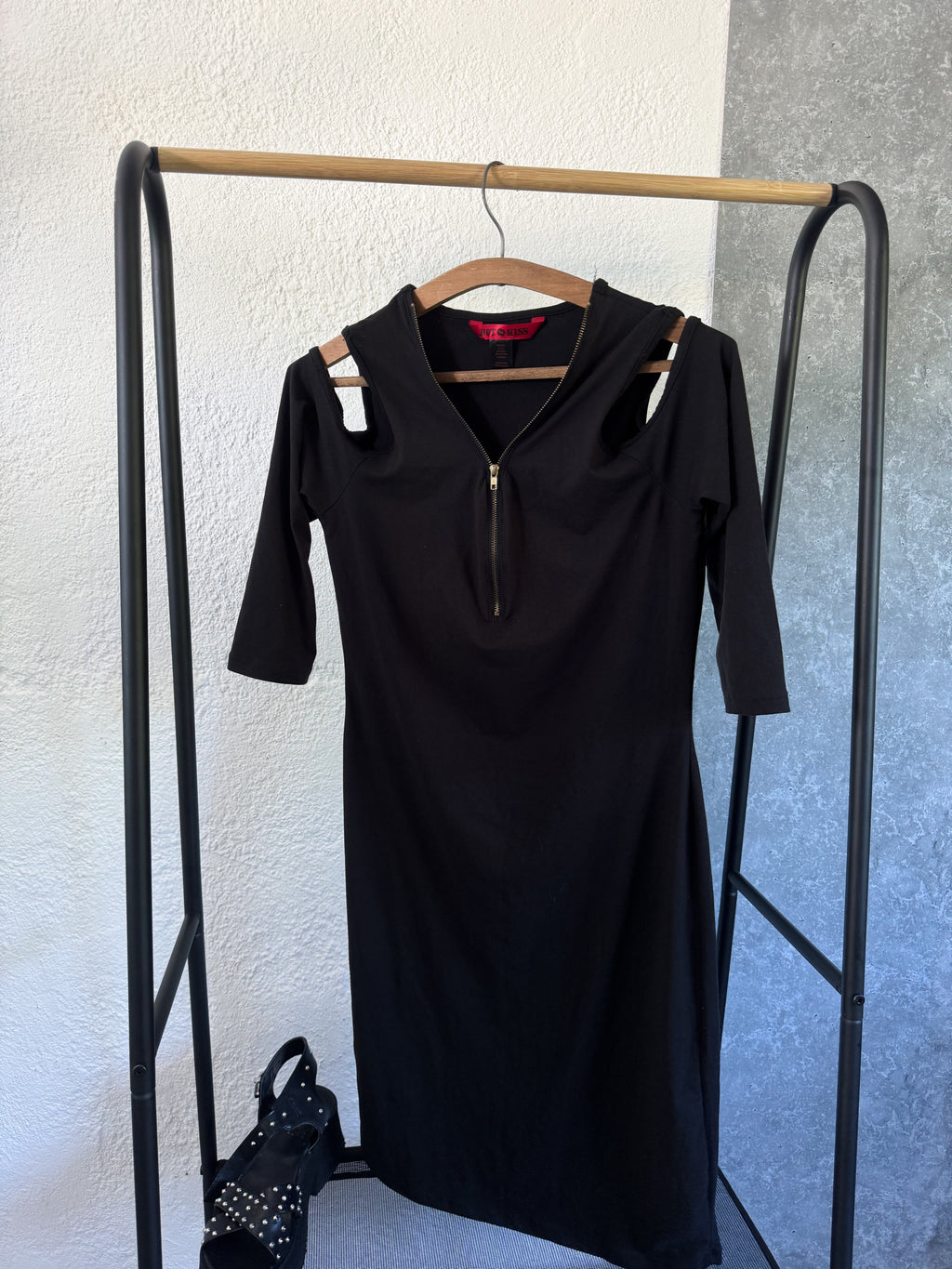 Vestido negro mangas 3/4