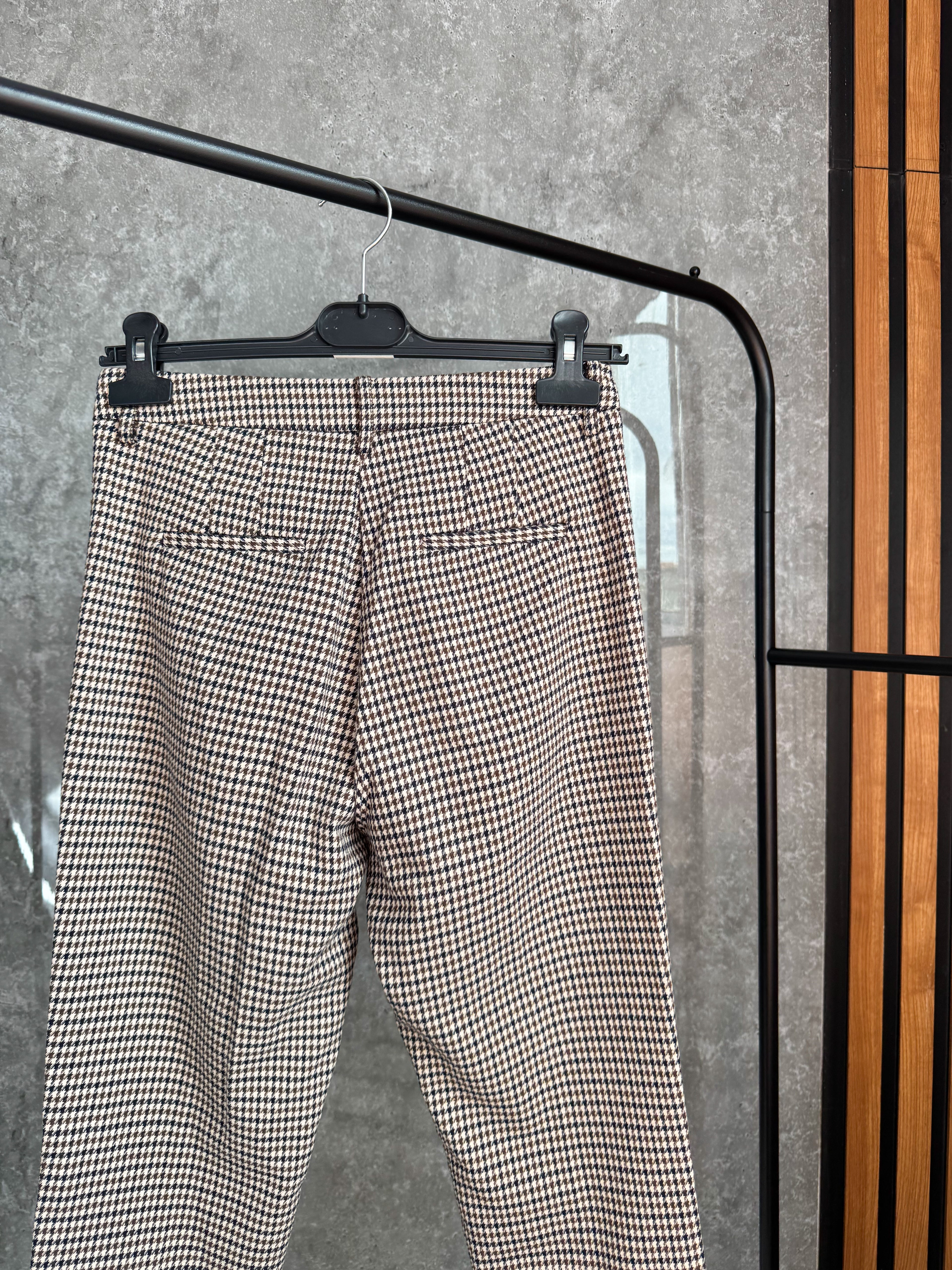 Pantalón de vestir MANGO