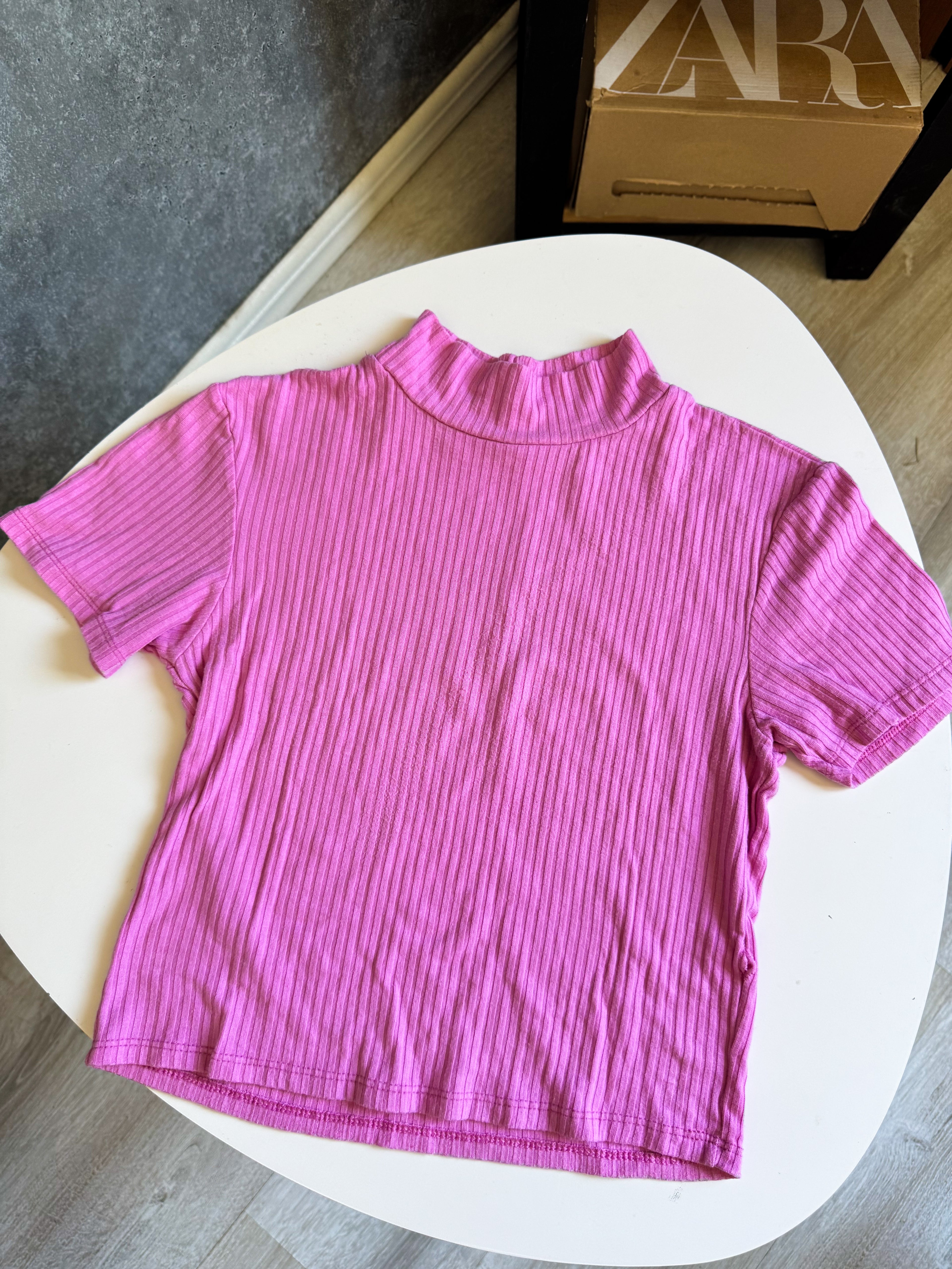 Remerita con cuello rosada