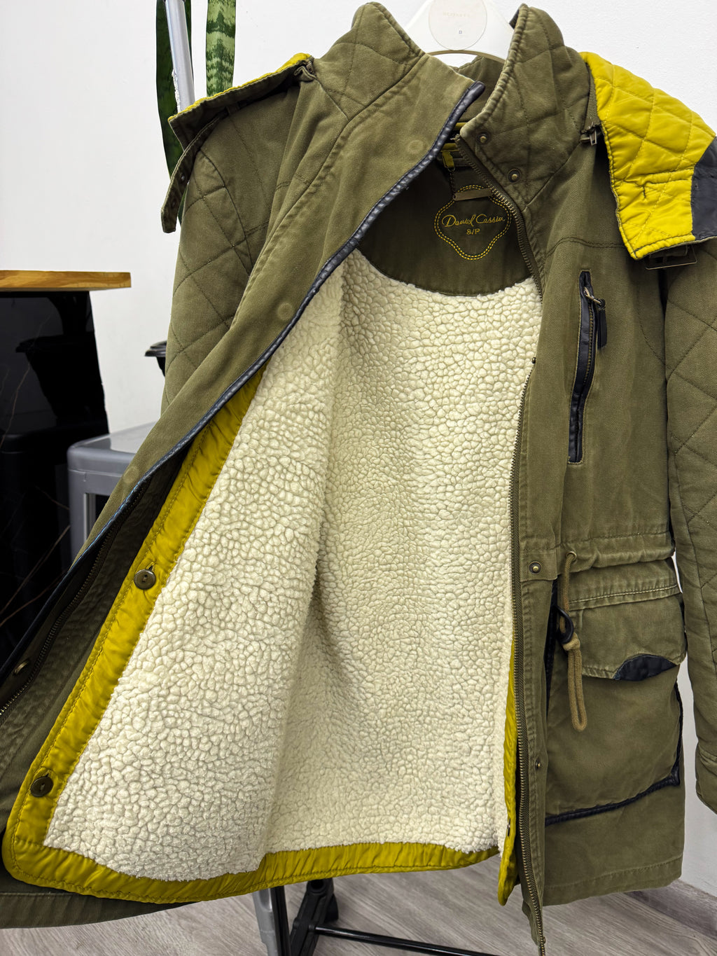 Parka con corderito desmontable