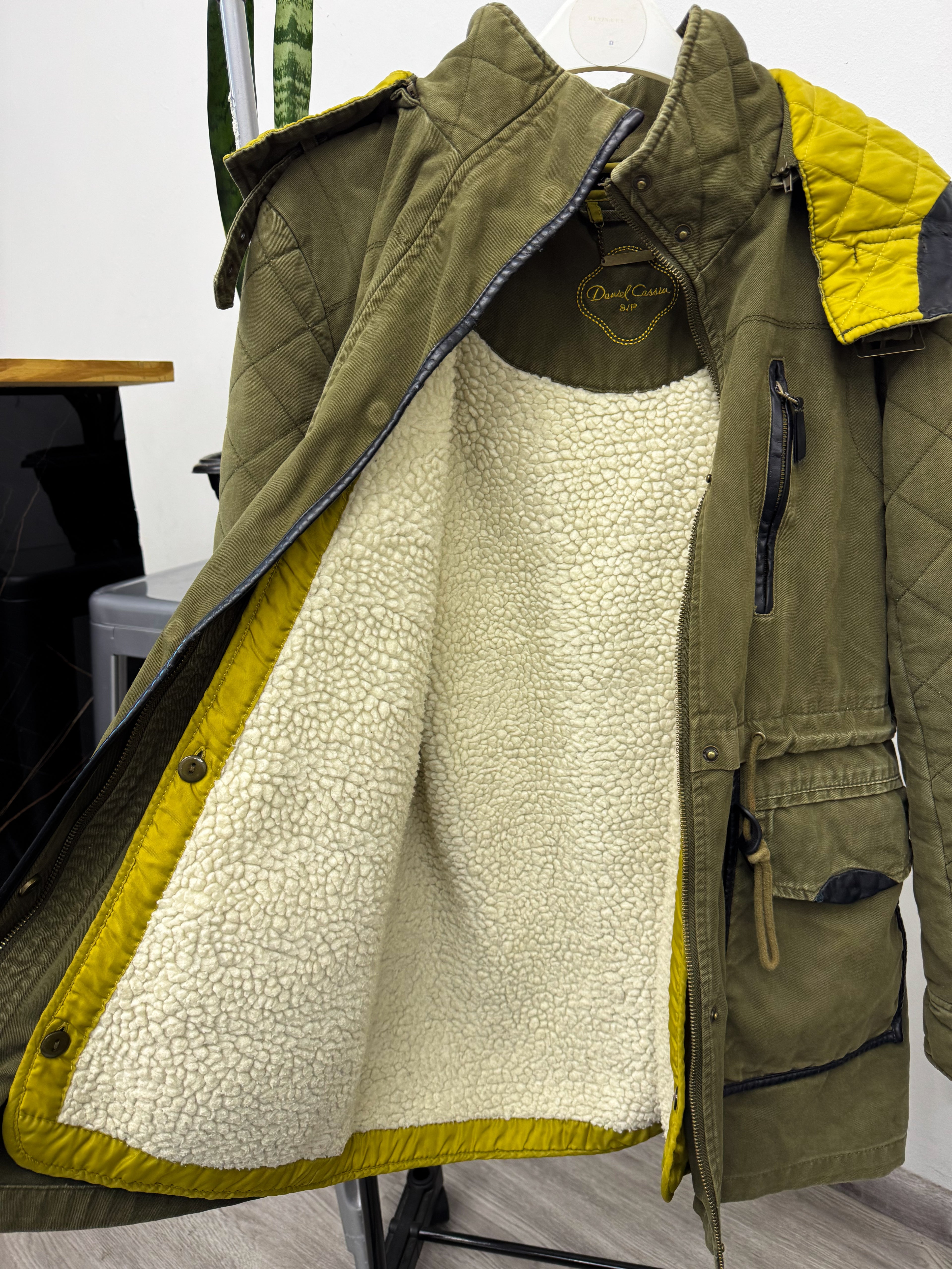 Parka con corderito desmontable