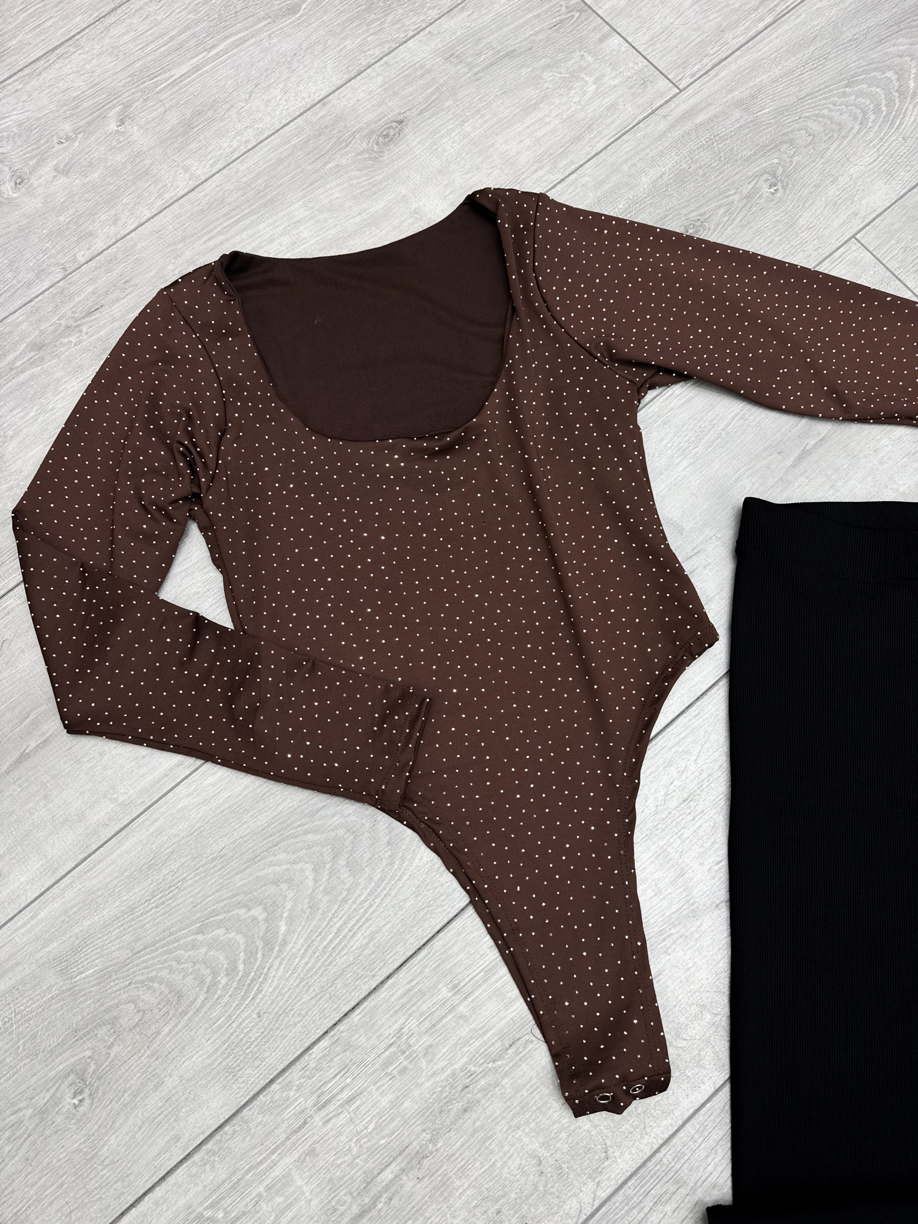 NUEVO conjunto Body brillos + pantalón negro ancho