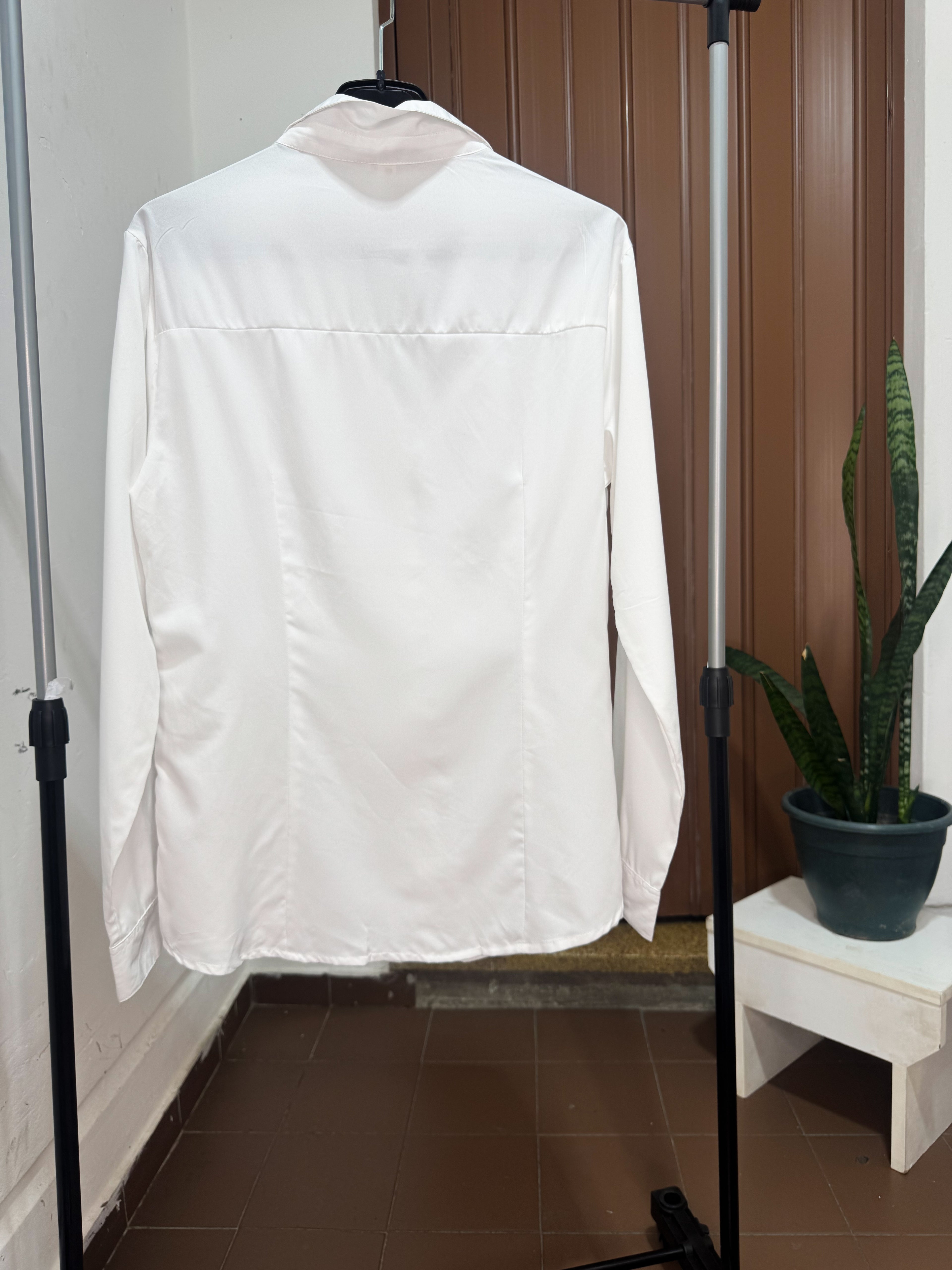 Camisa blanca básica