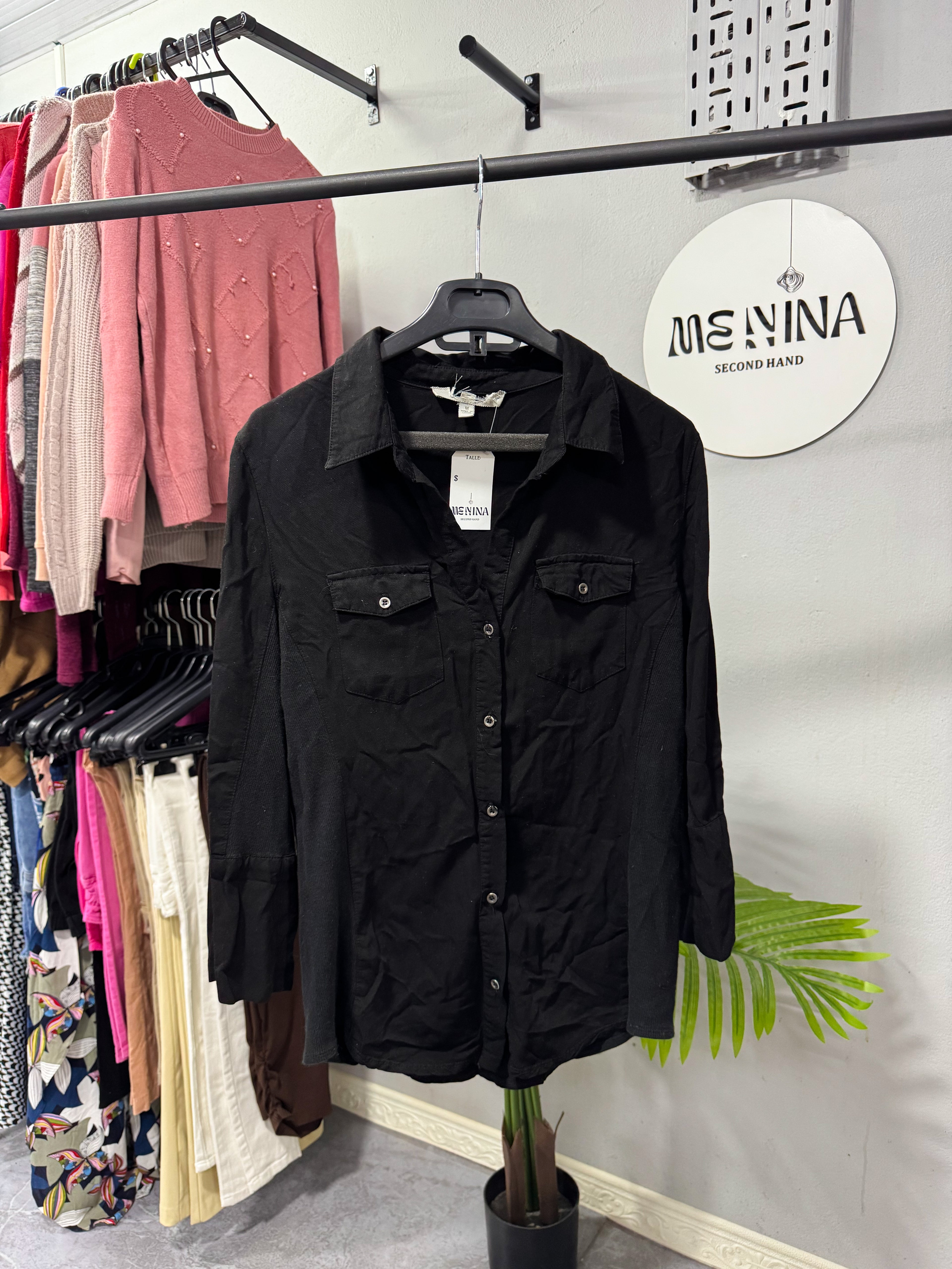 Camisa negra talle M