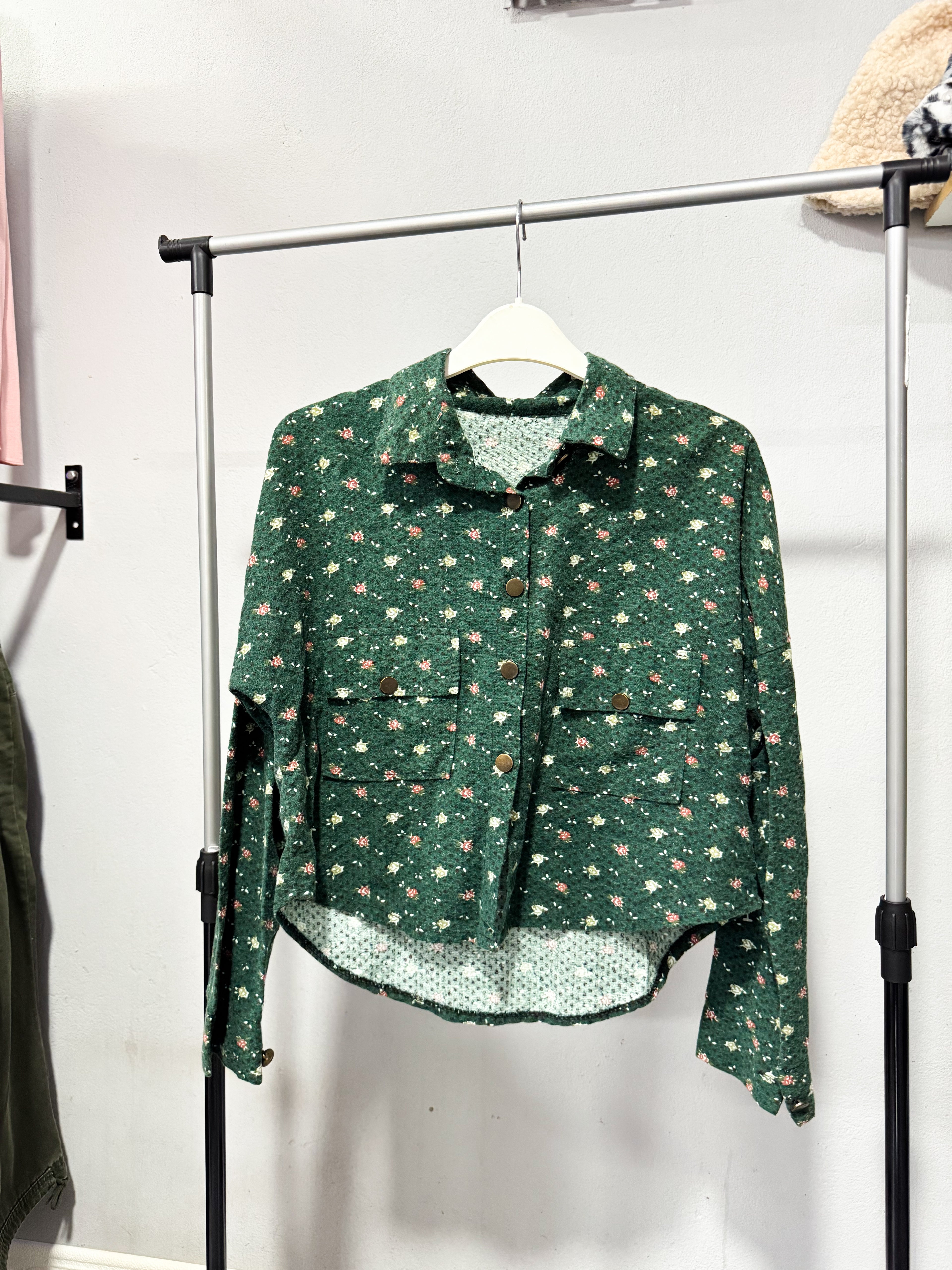 Camisa verde estampada gruesita