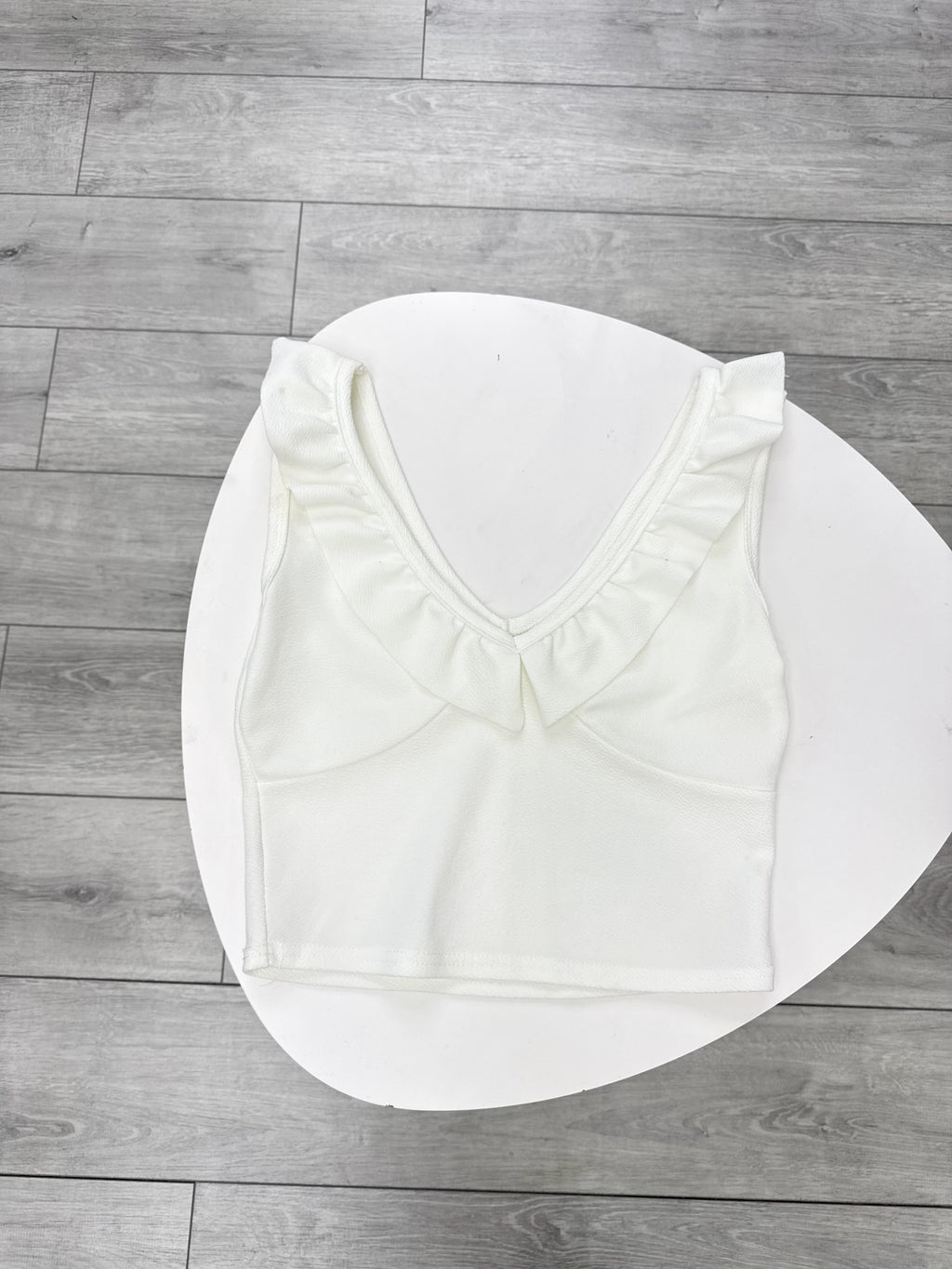 Top blanco con volados