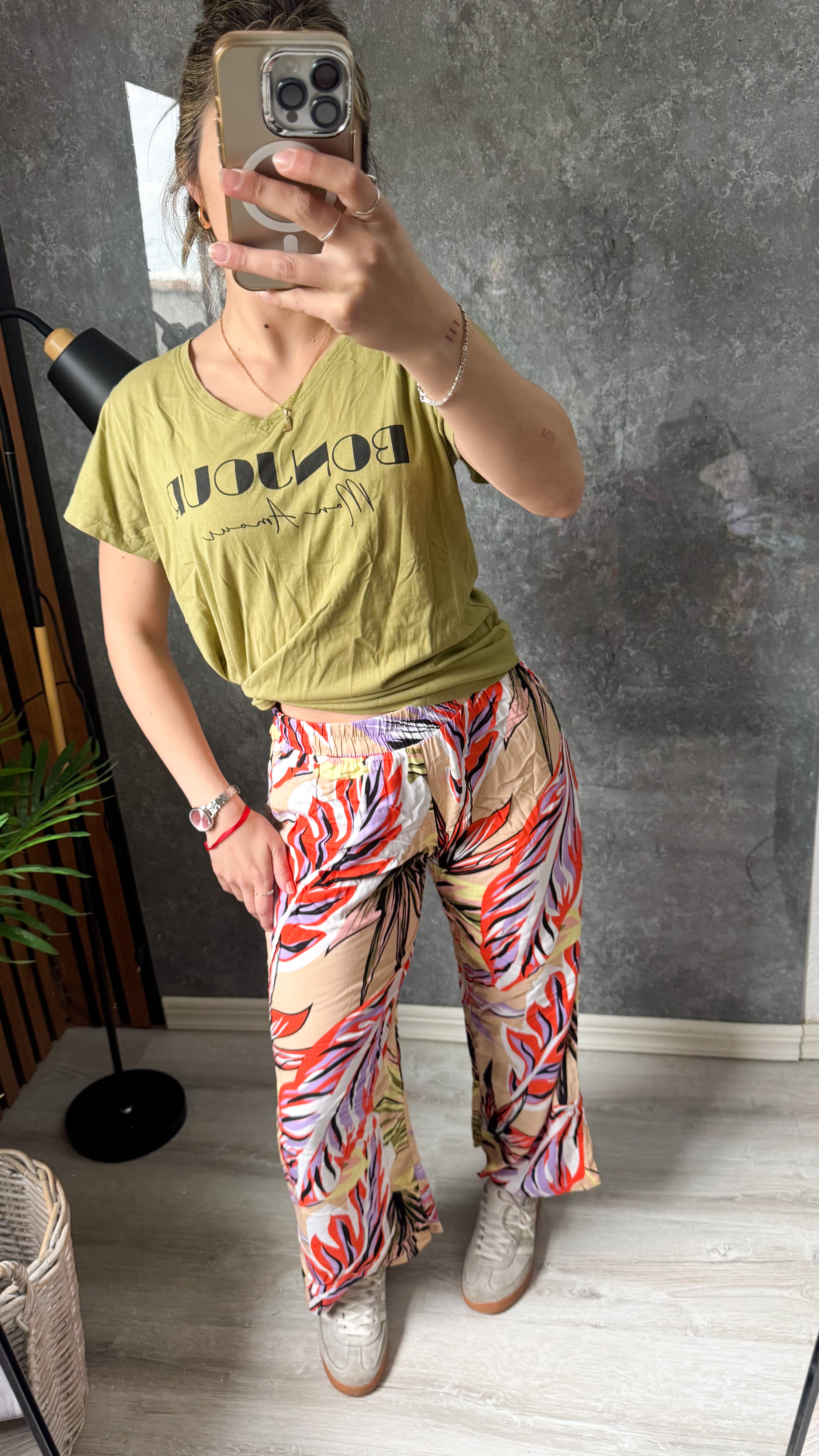 Remera verde oliva INDIAN