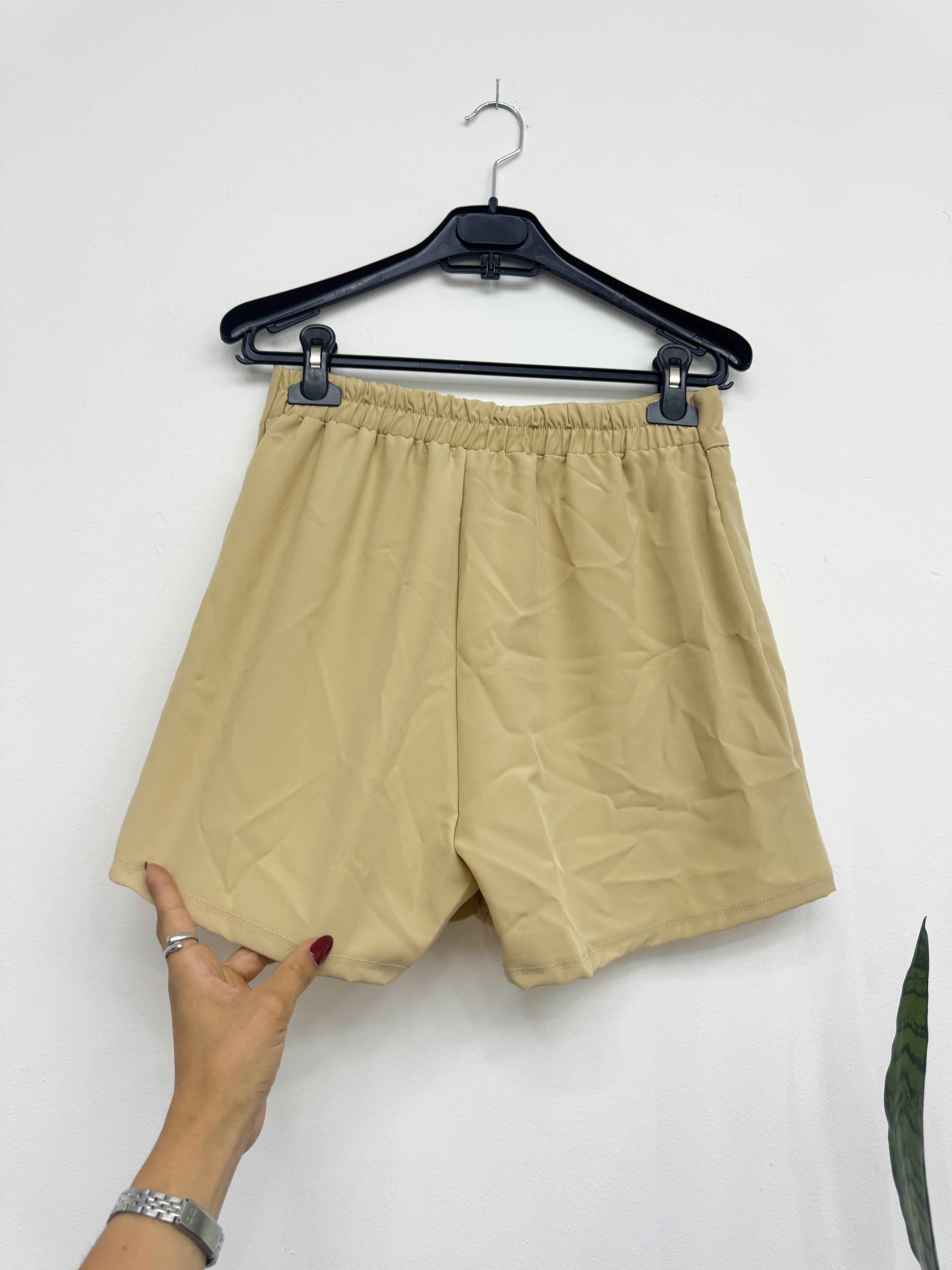 Short pollera beige