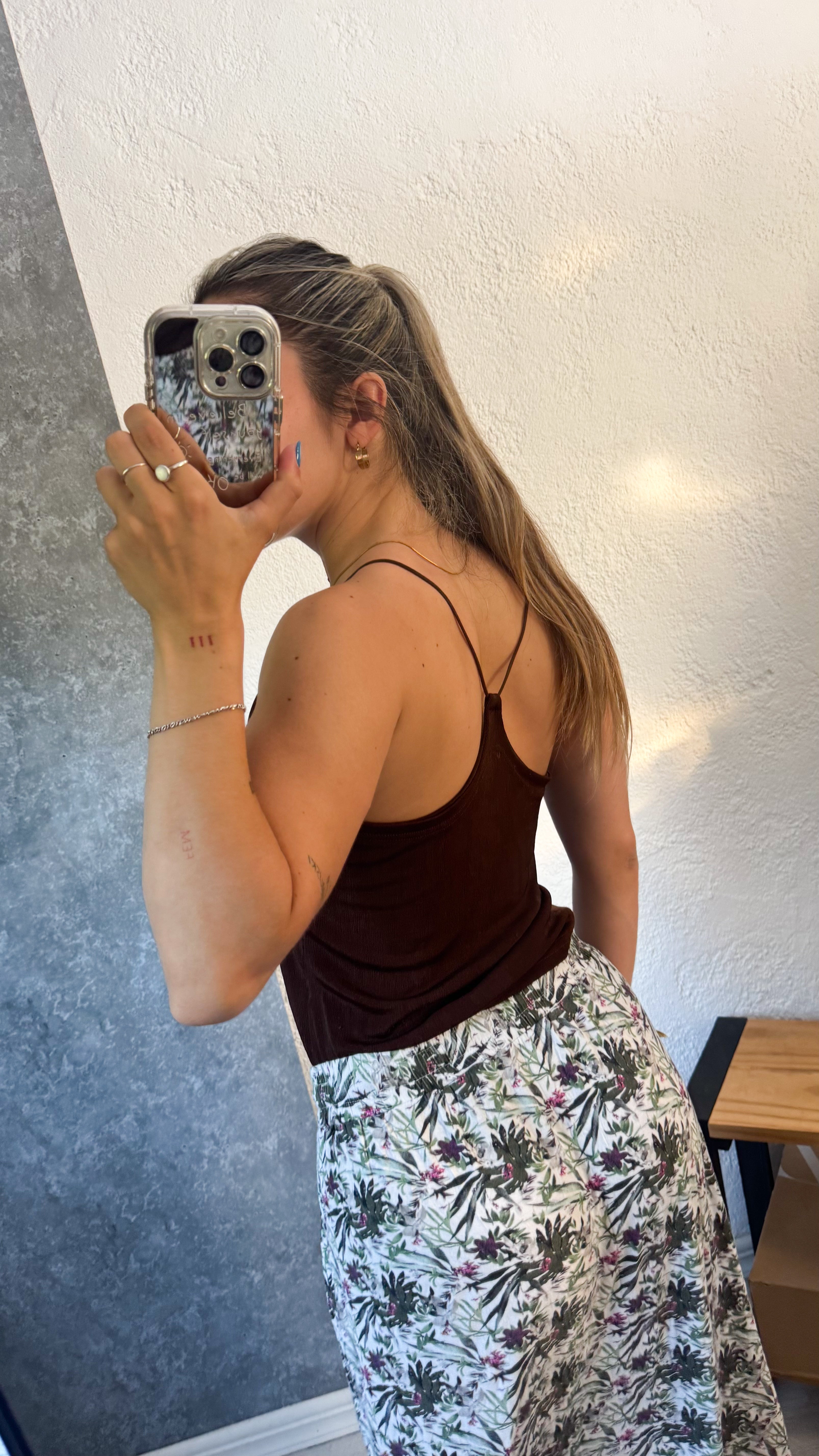 Musculosa marrón talle M