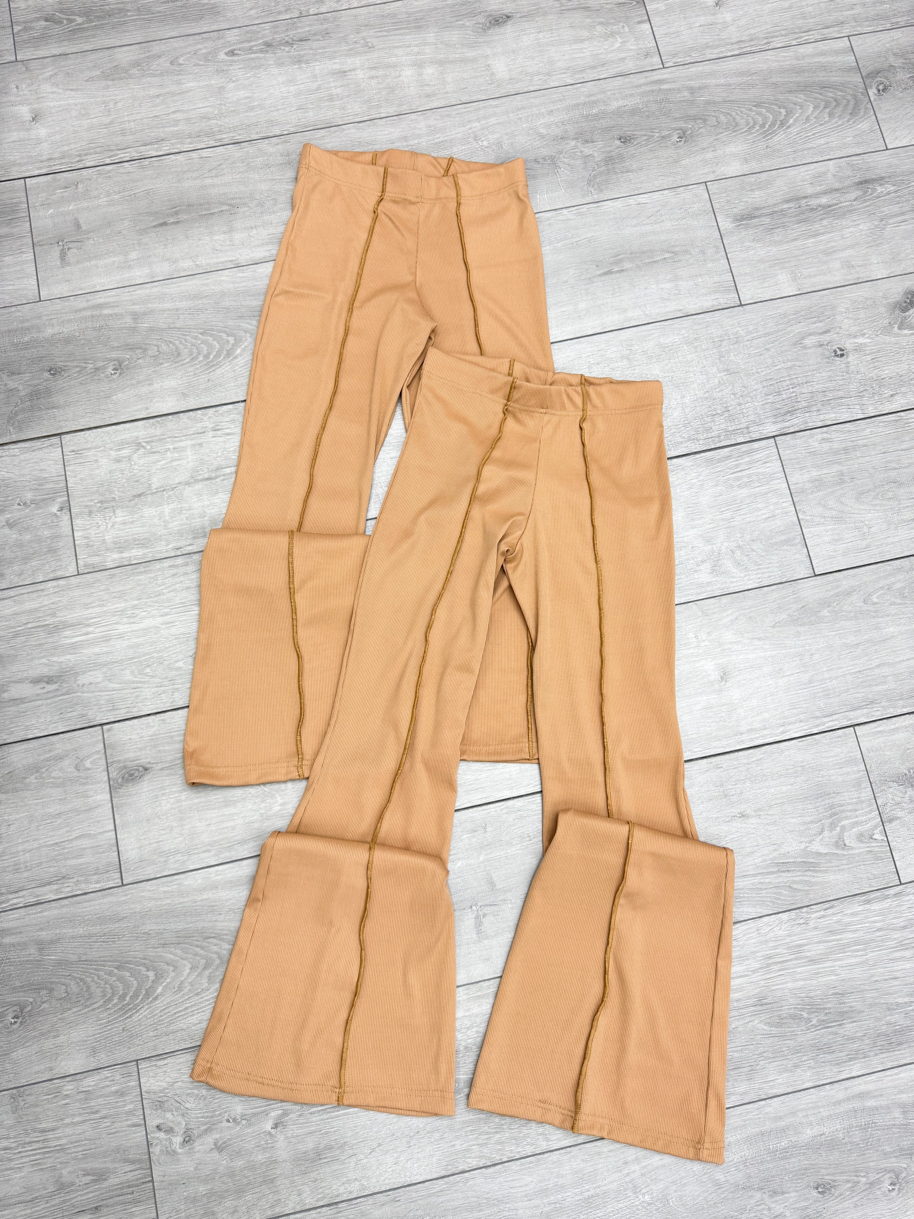 NUEVO Pantalón ancho tostado con costuras