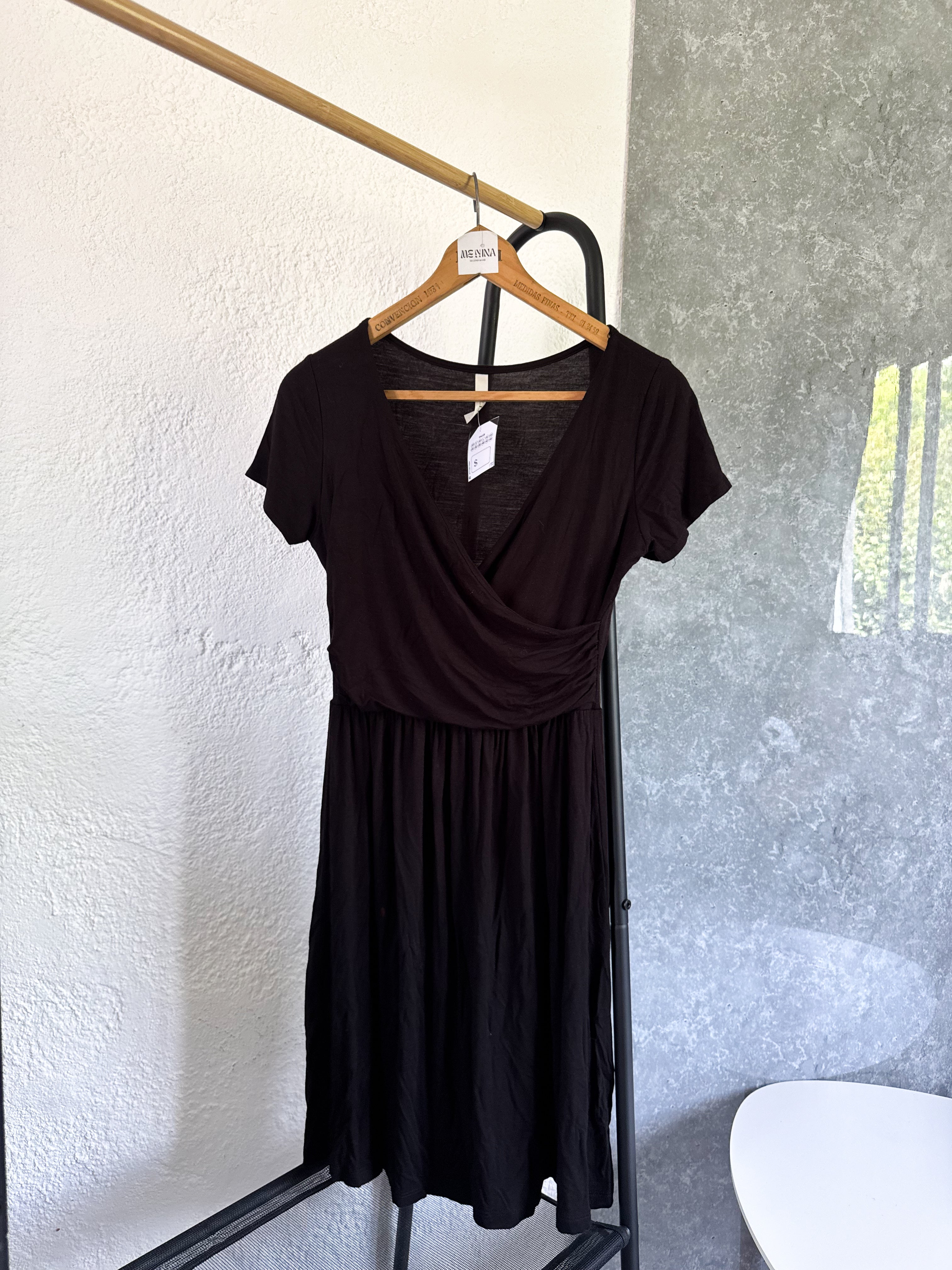 Vestido negro talle M