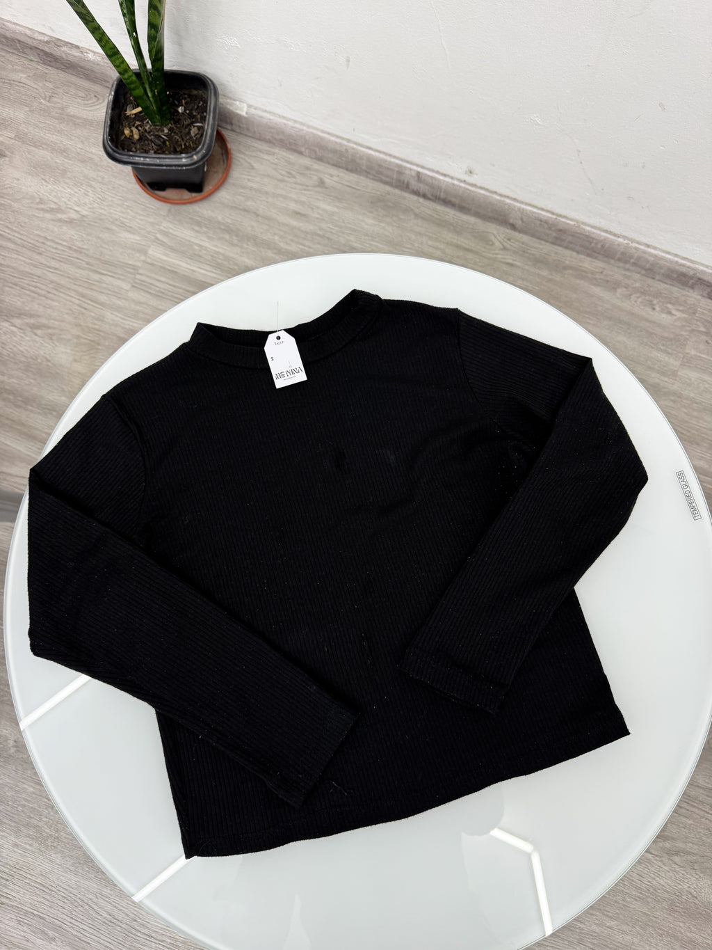 Remera negra básica manga larga