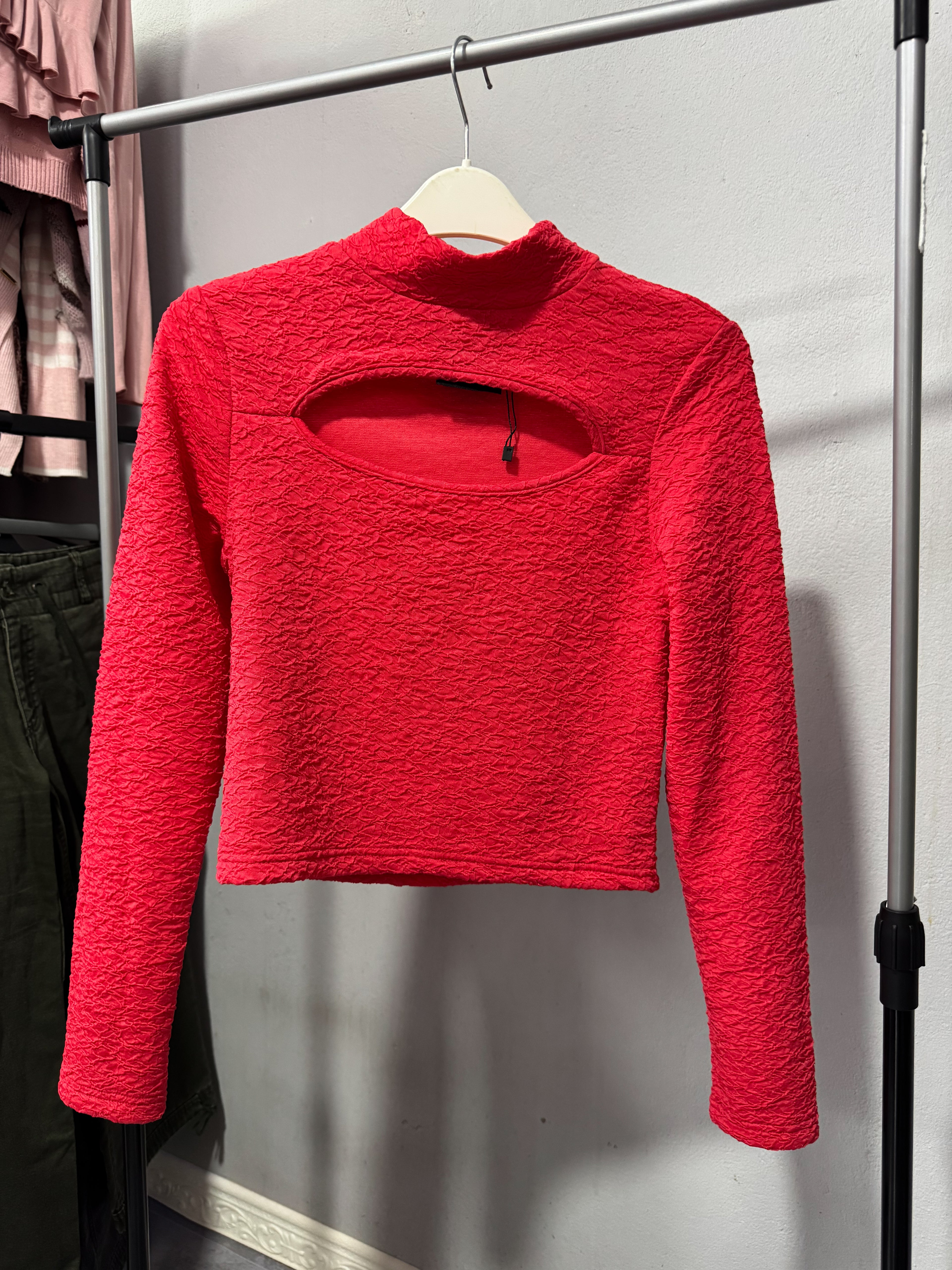 Top rojo de mangas largas