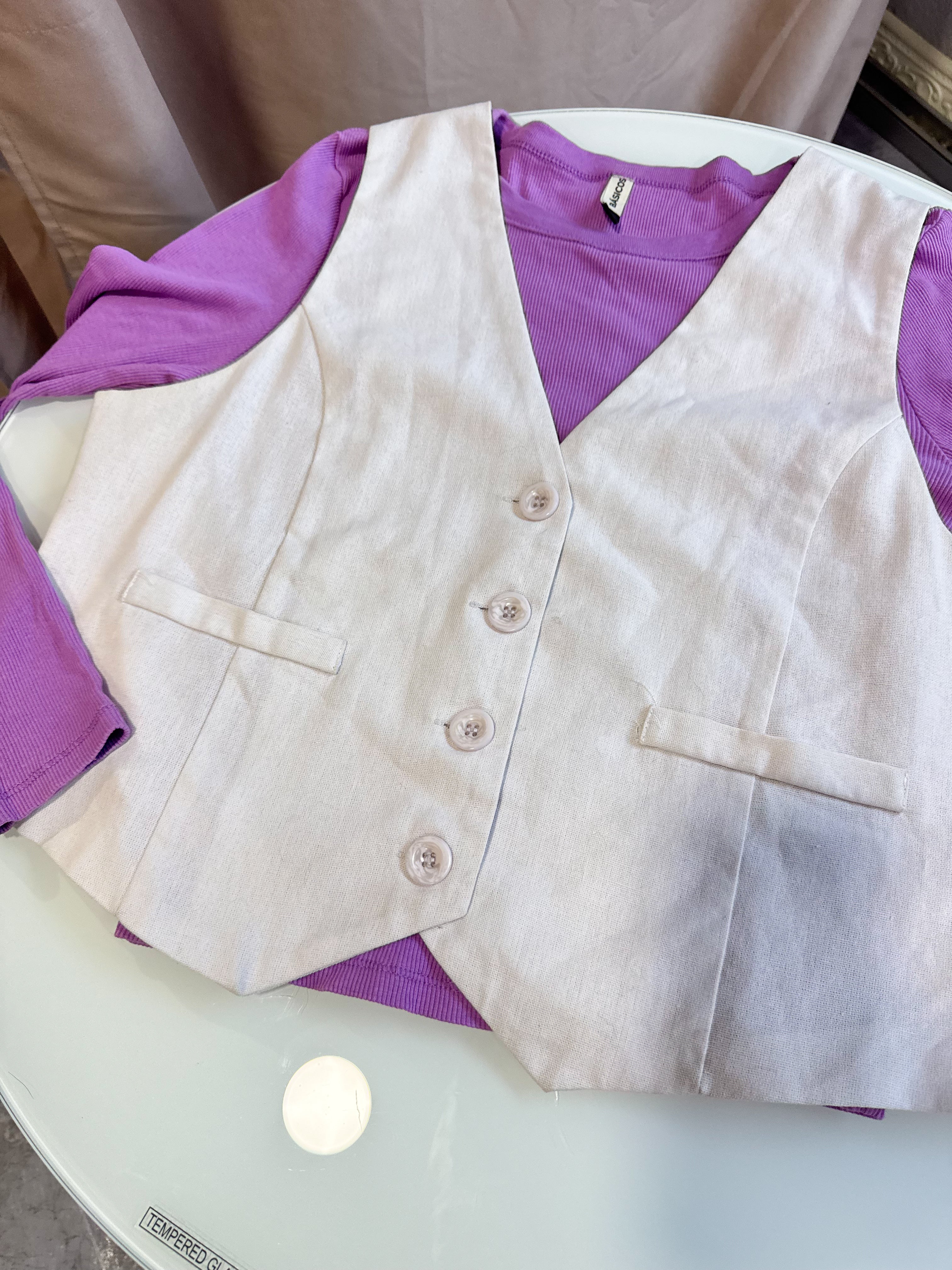 Chaleco formal beige tipo lino