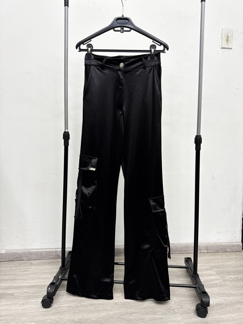 Cargo negro satinado
