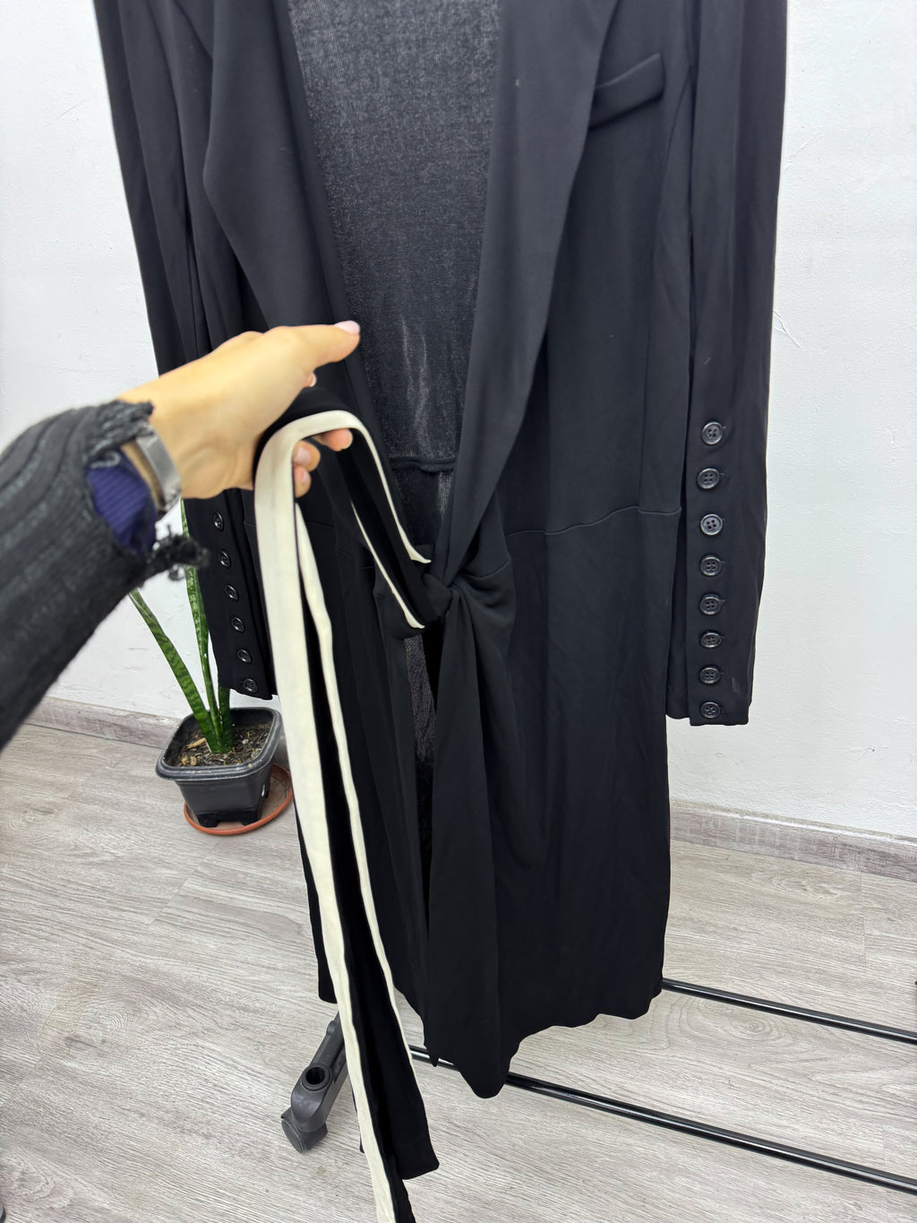 Blazer negro largo con lazo