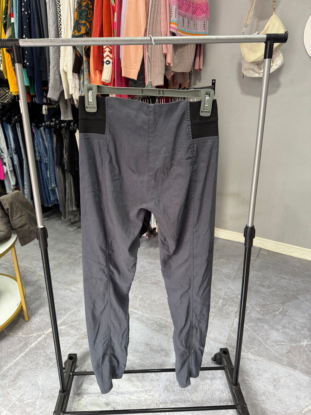 Pantalón gris tipo de vestir