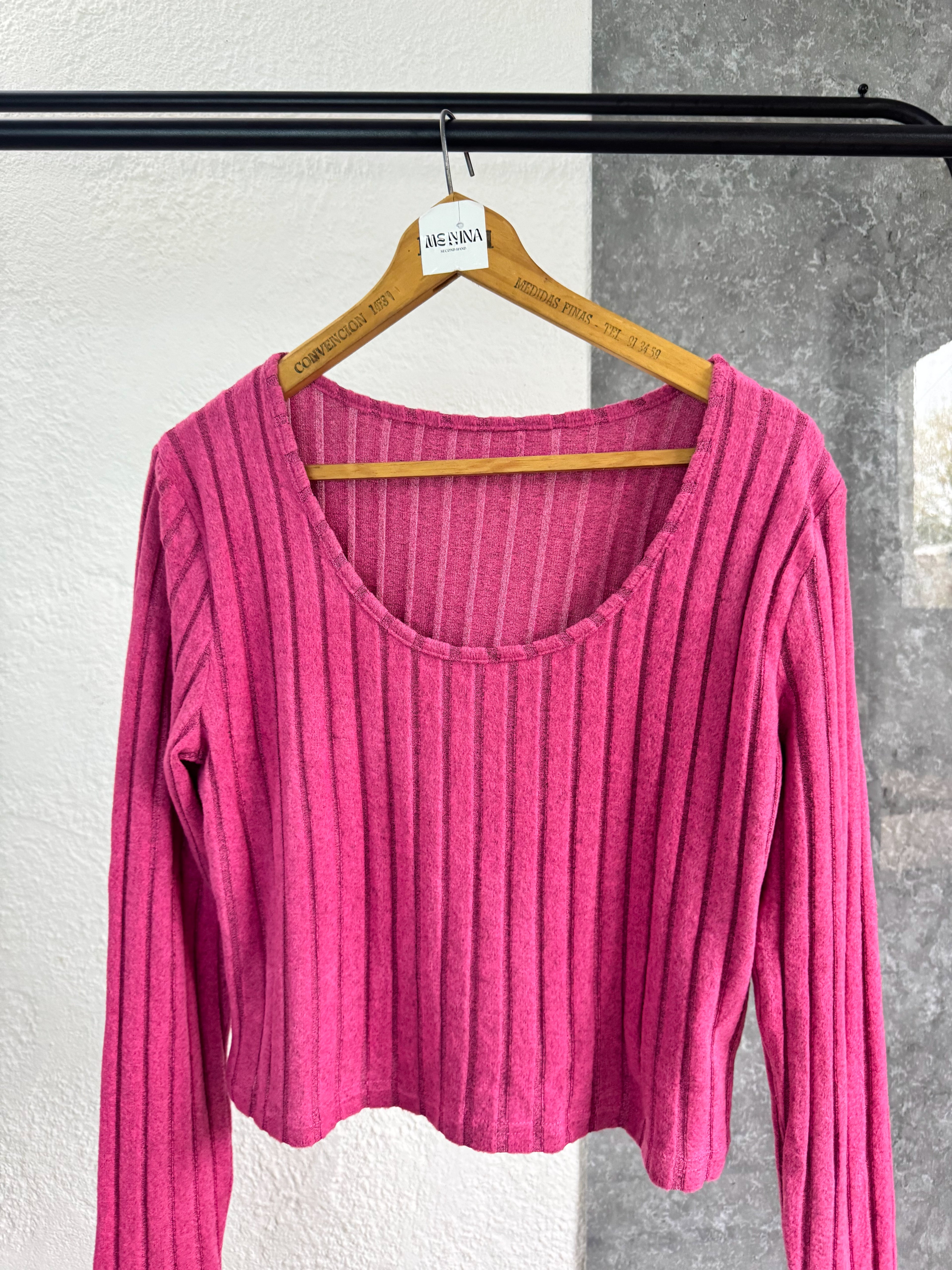 Buzo nuevo de hilo color rosa