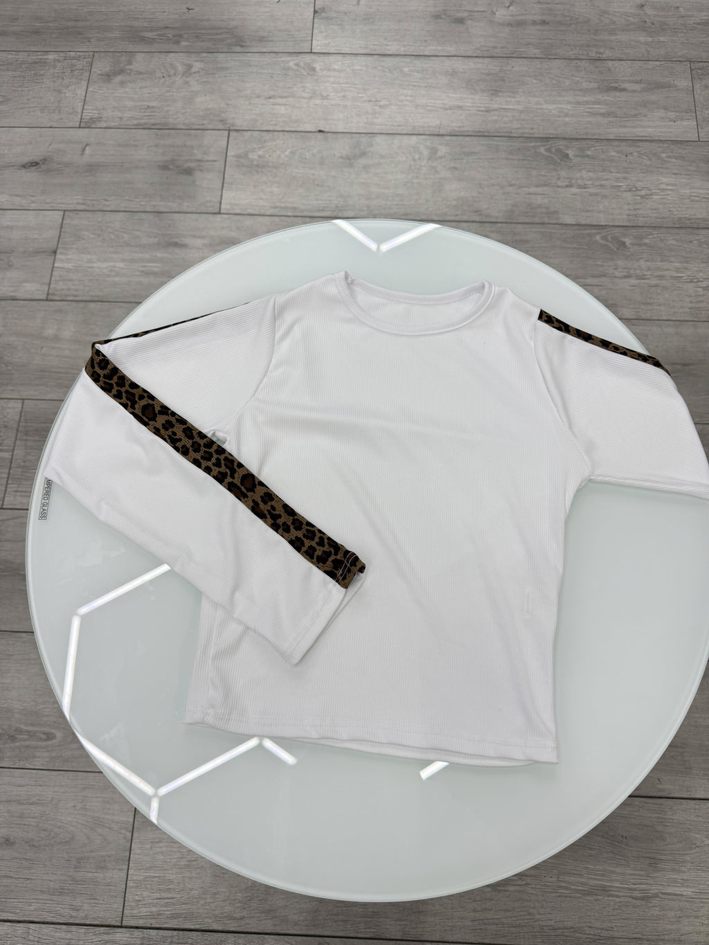 Remera básica blanca y print talle S/M