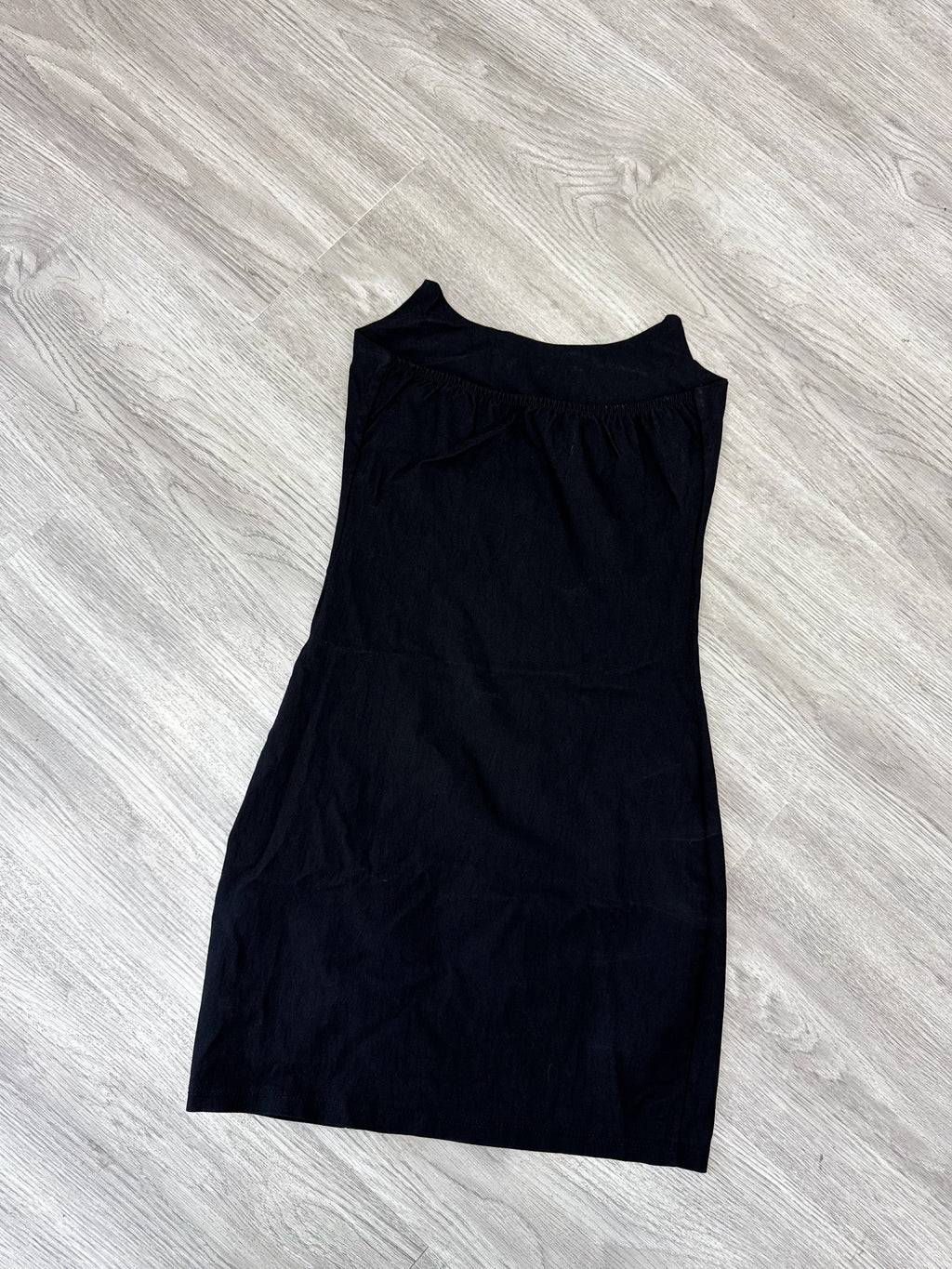 Vestido negro strapless