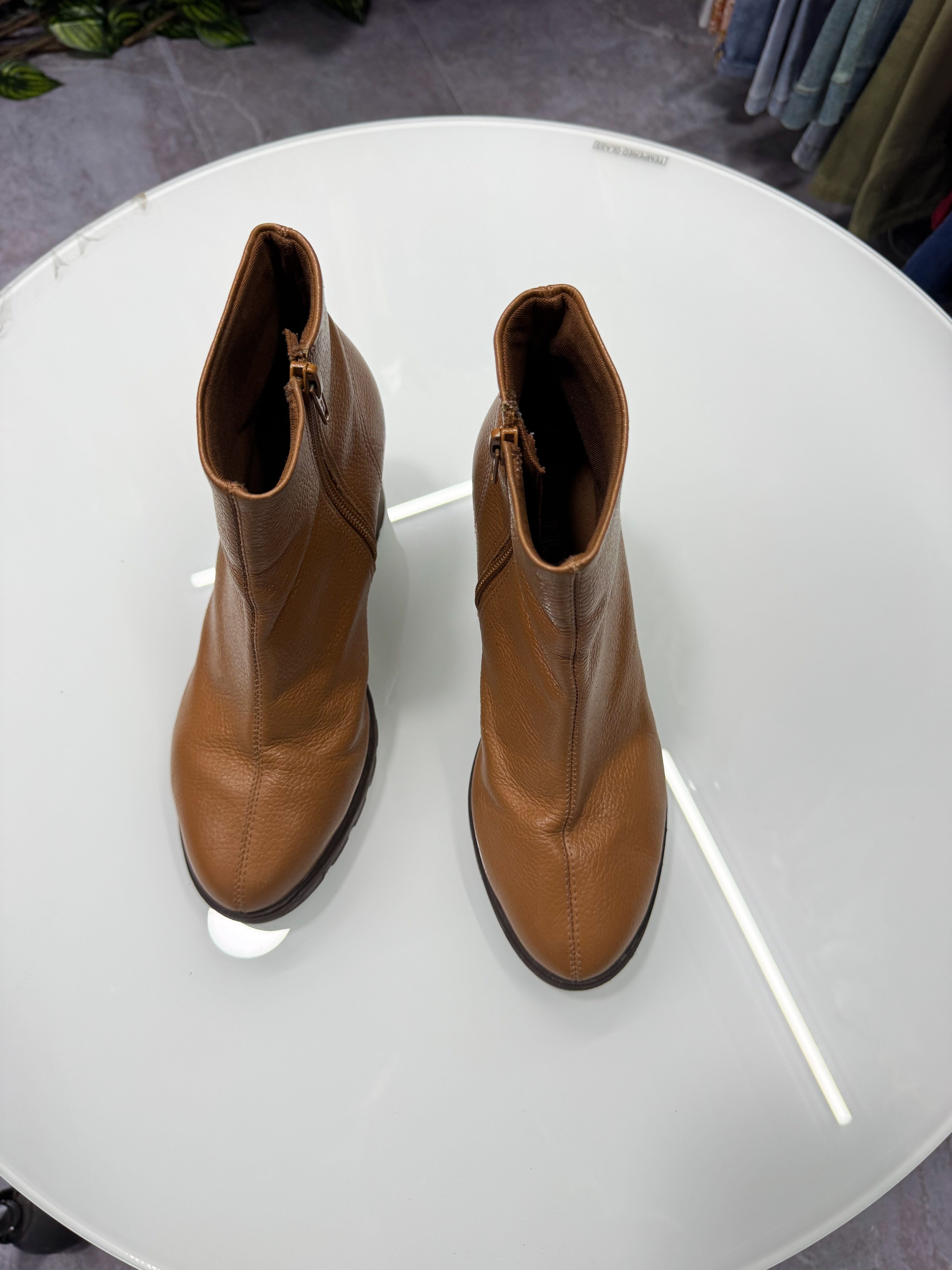 Botas cuero marrones VIAUNO
