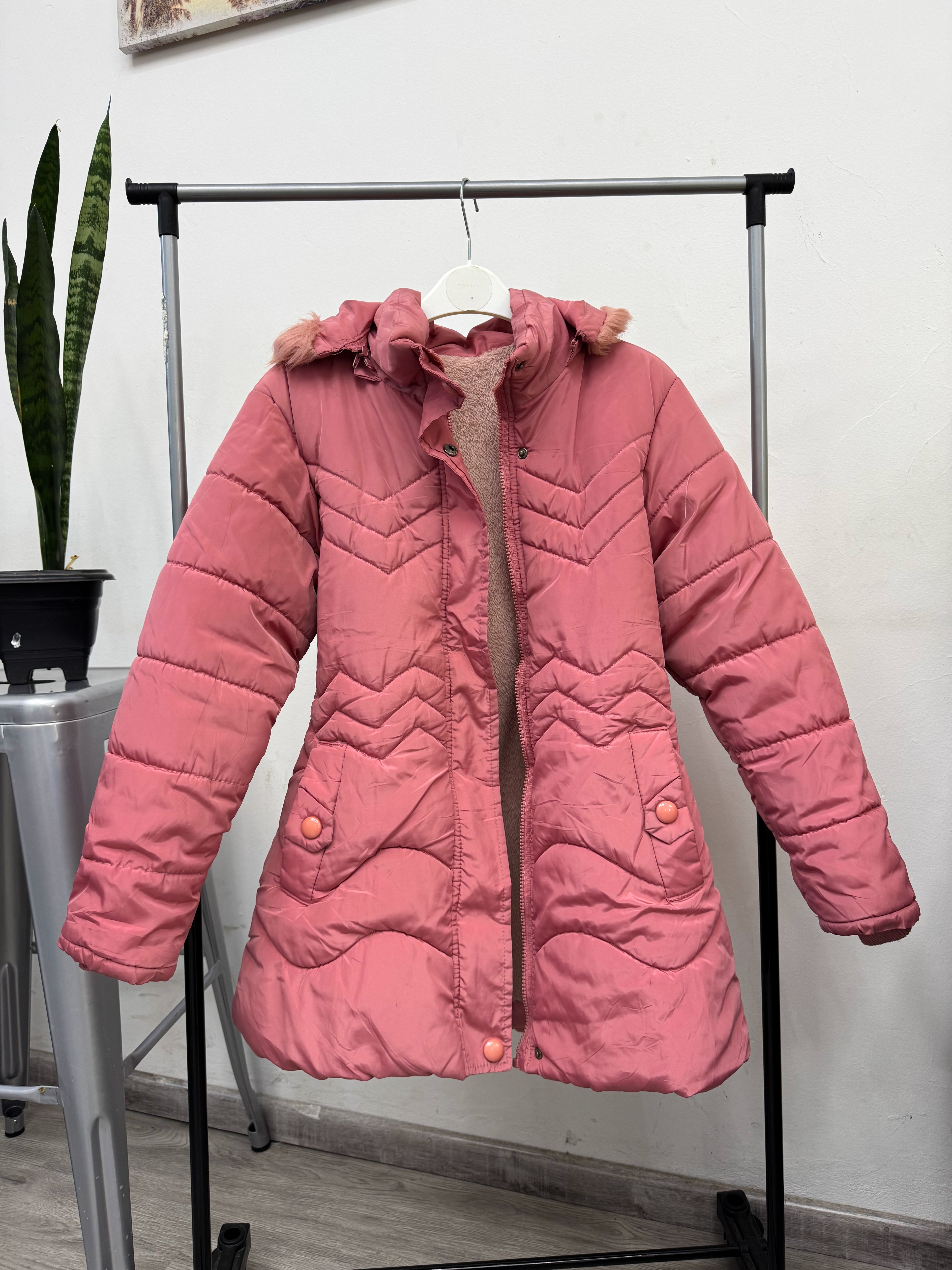 Campera rosada con corderito por dentro