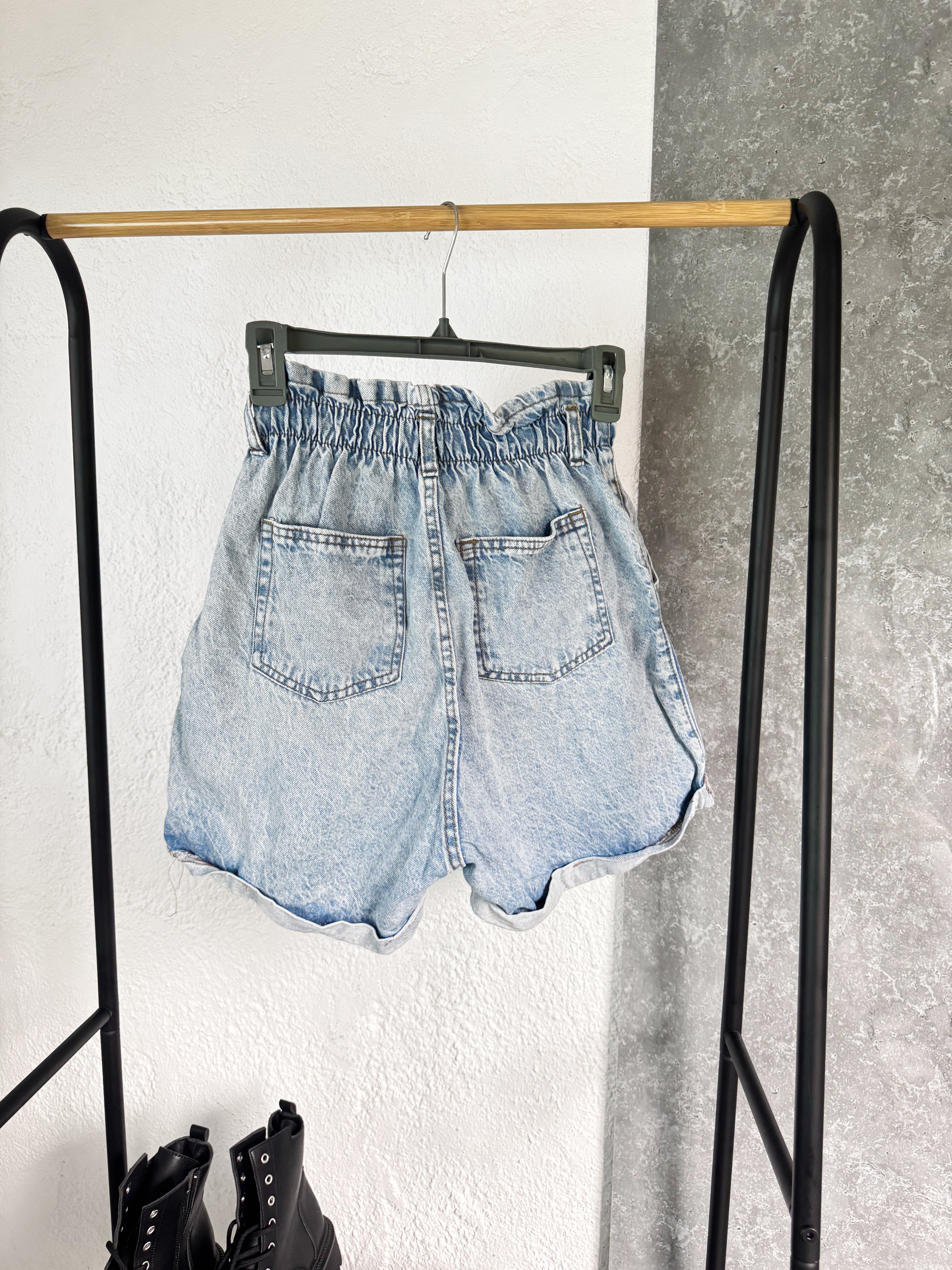 Short de Jean con elástico en cintura