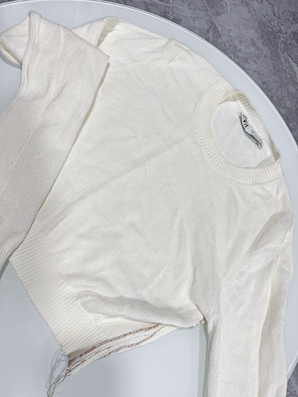 Buzo crop ZARA de hilo blanco