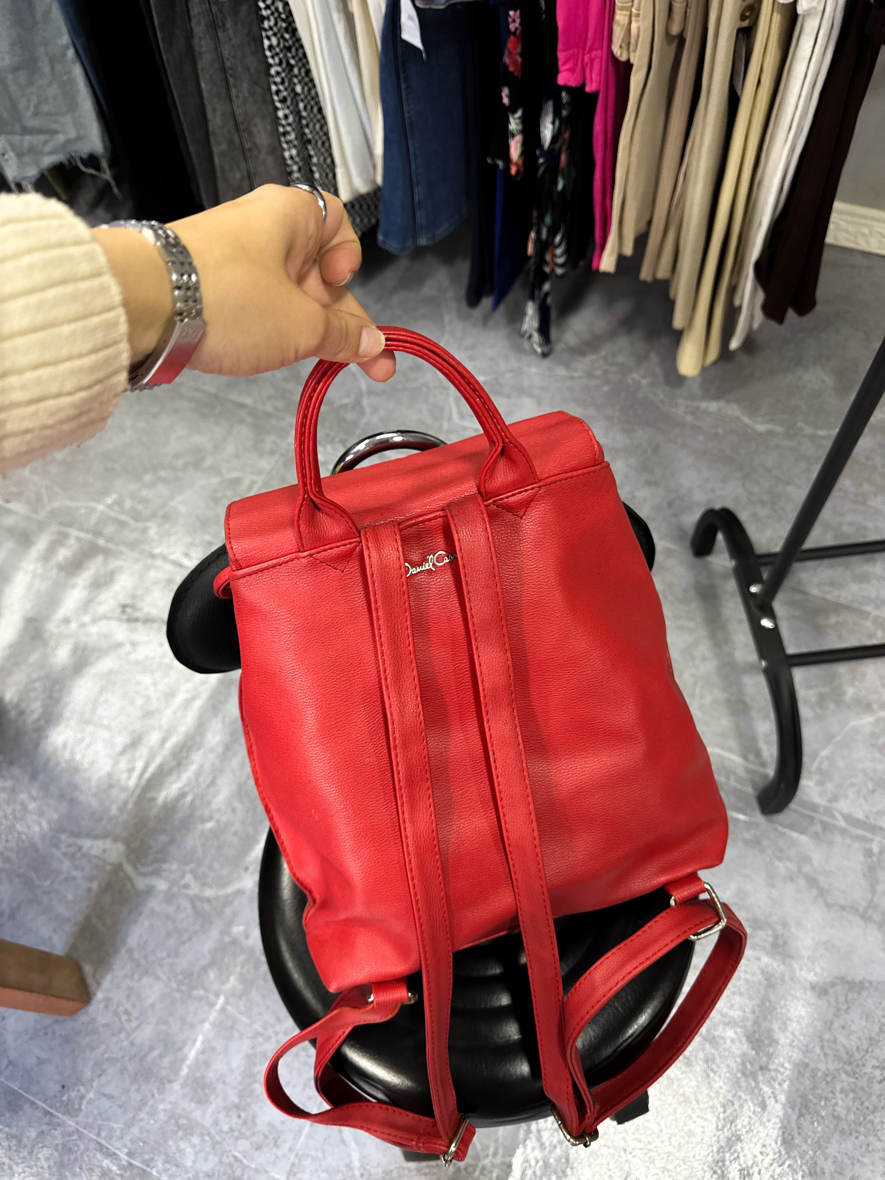Mochila roja mediana Daniel Cassin