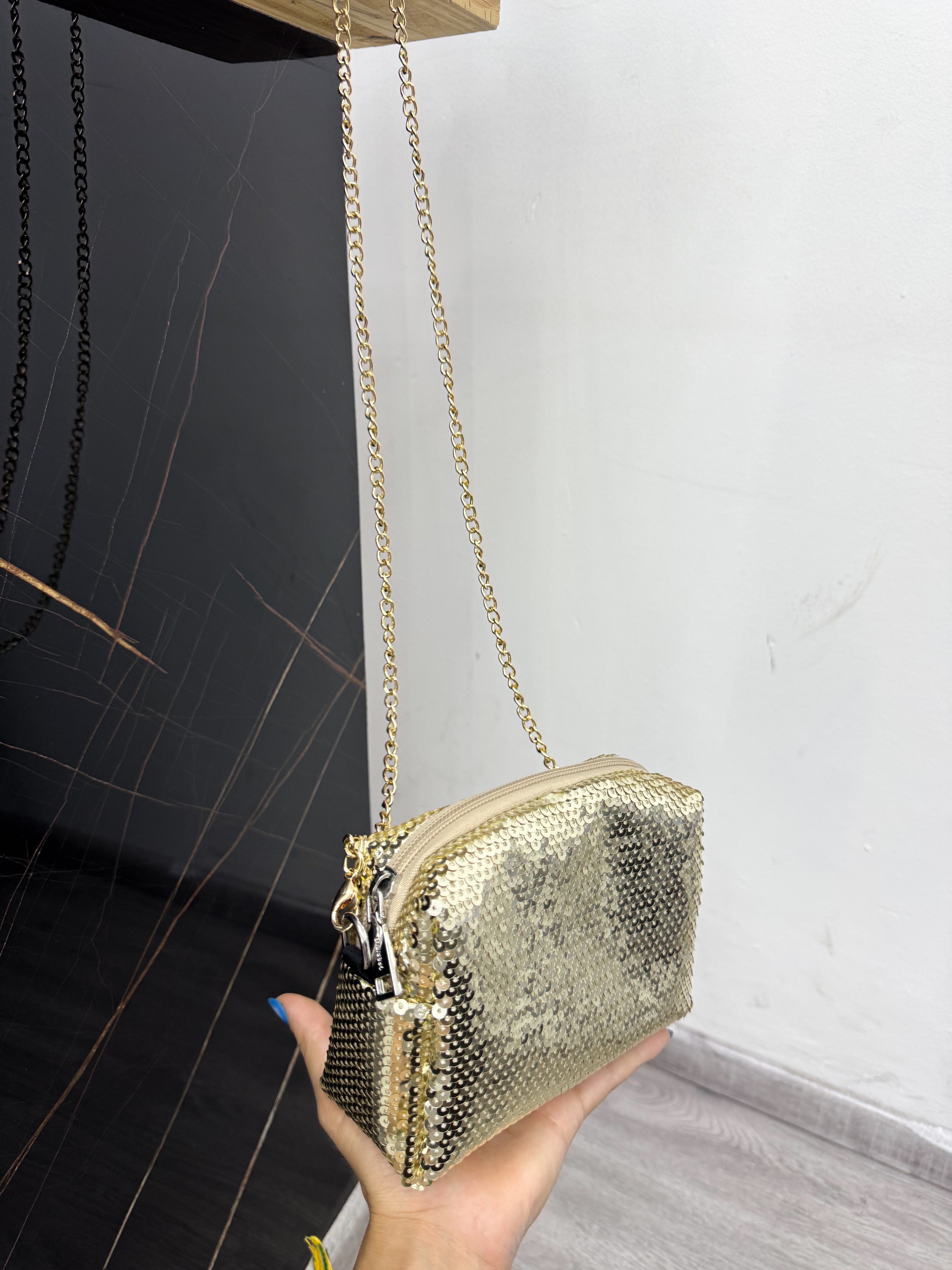 Carterita dorada de lentejuelas