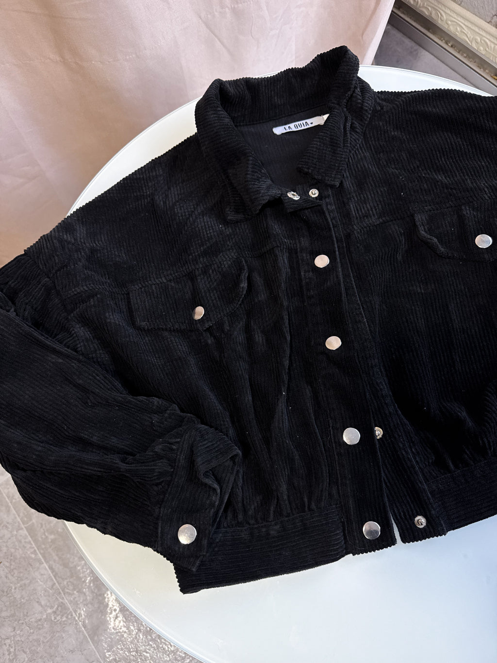 Chaqueta de pana negra