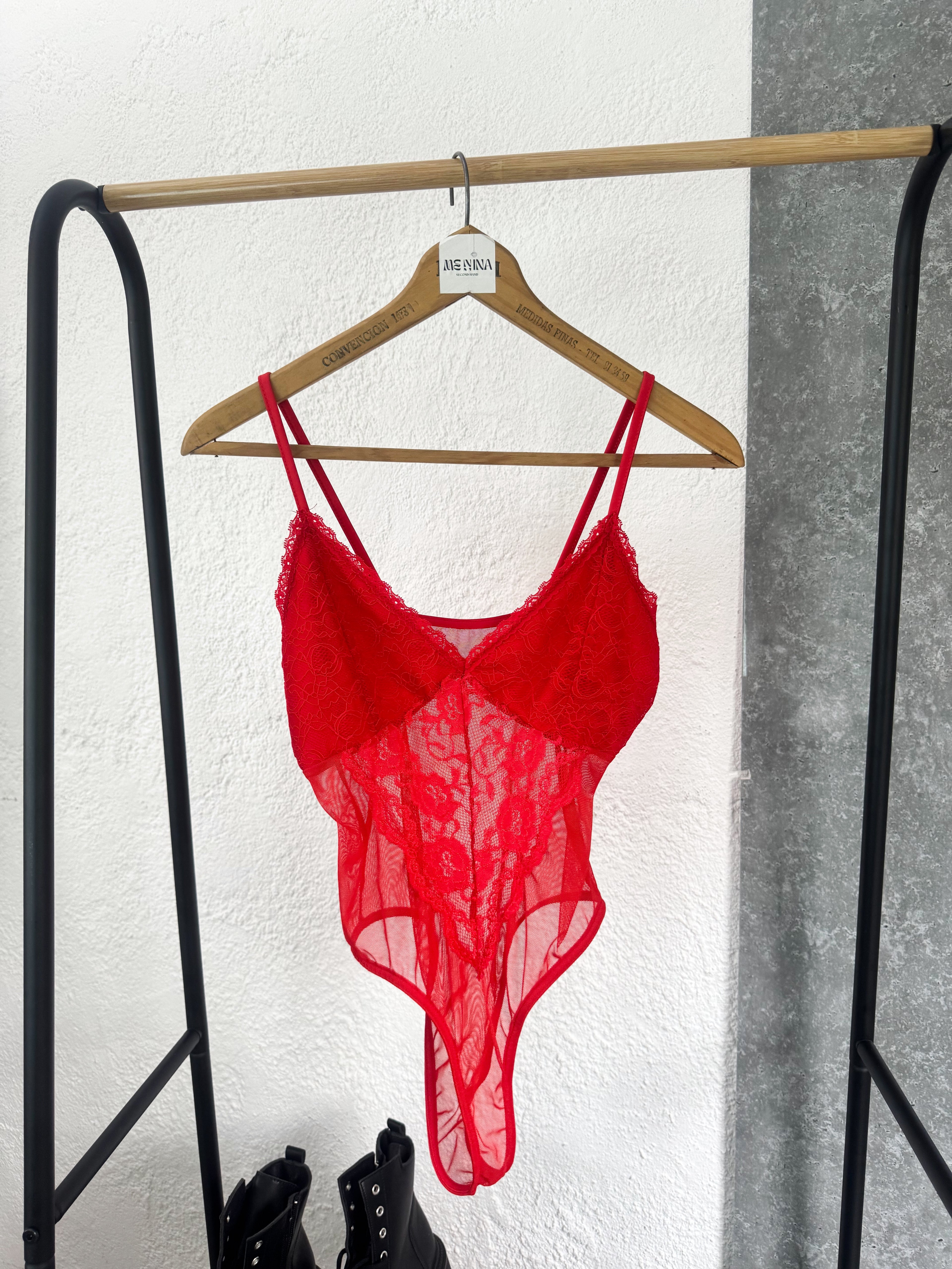 Body rojo de encaje