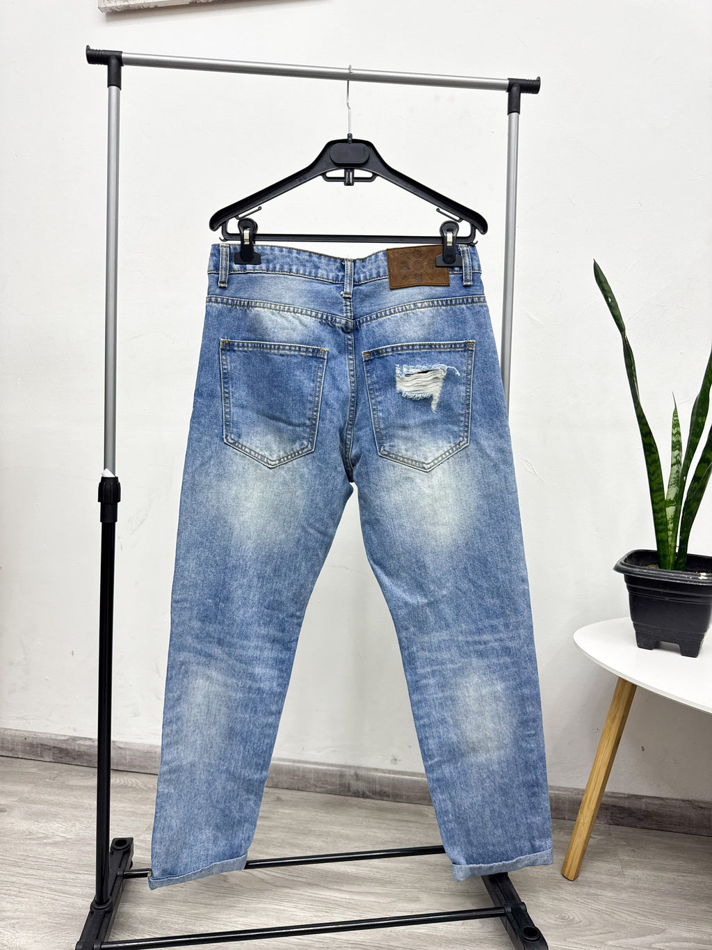 Jean con roturas talle L