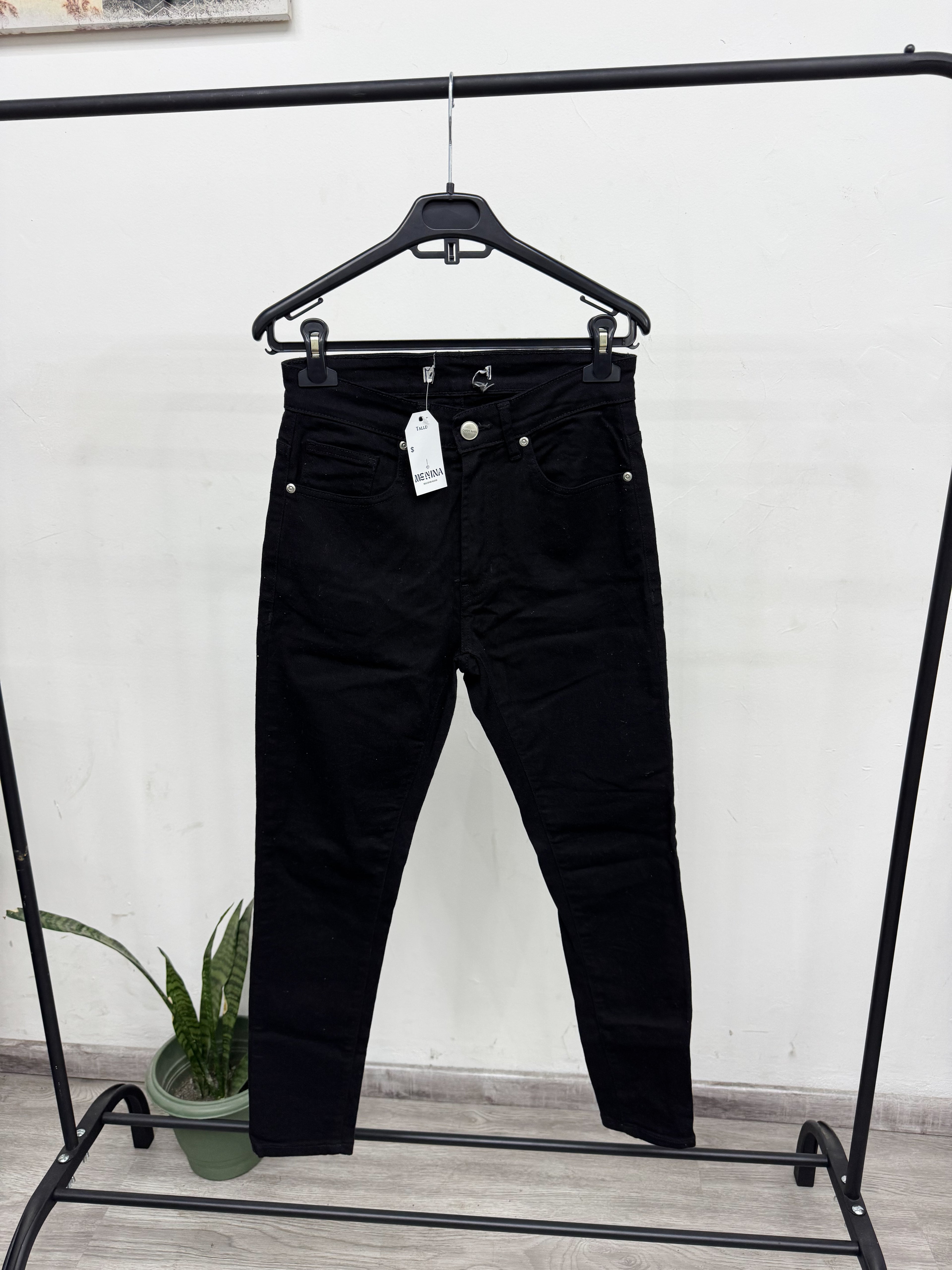 Jean negro ZARA man talle 40
