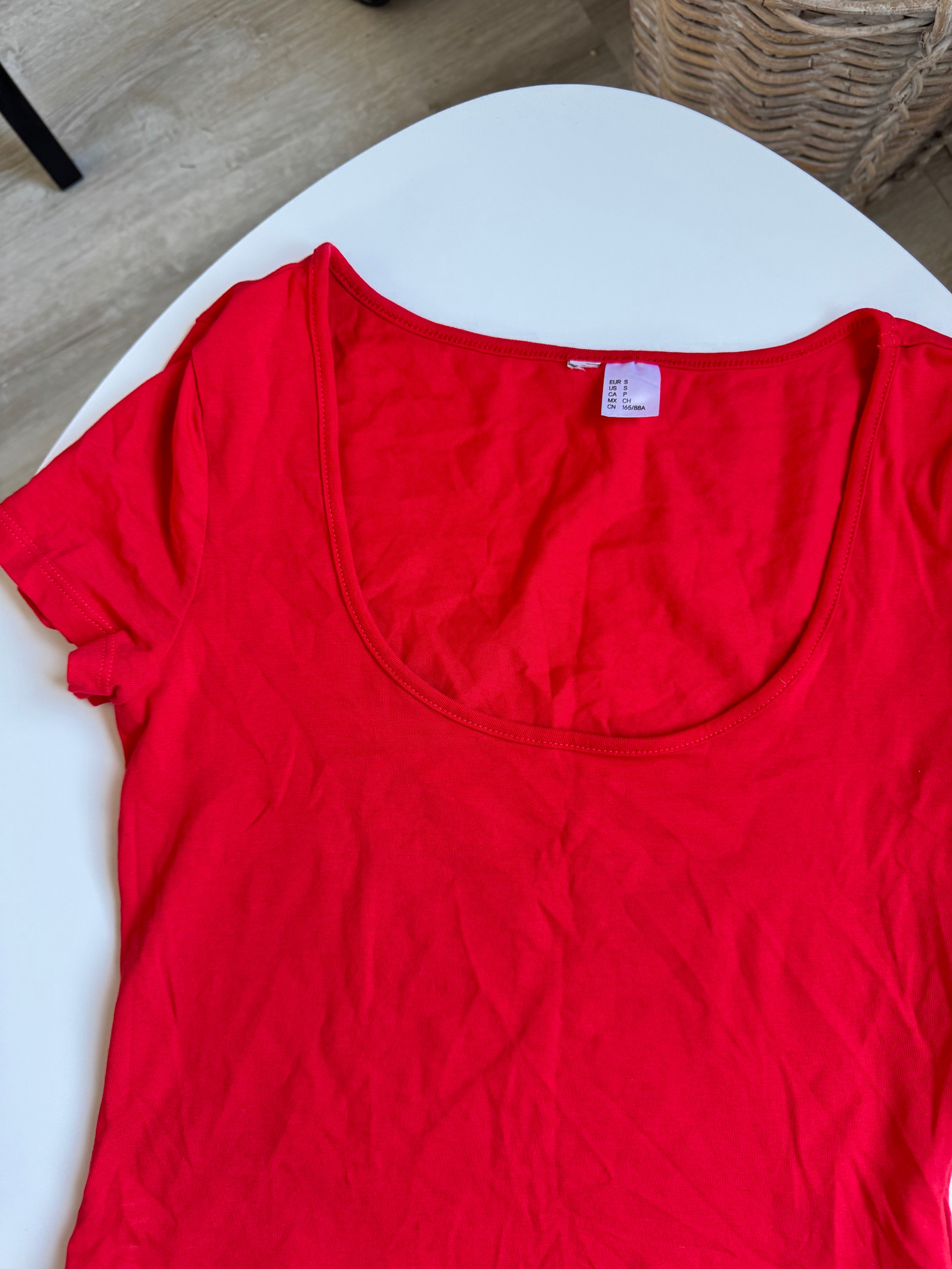 Remerita roja H&M