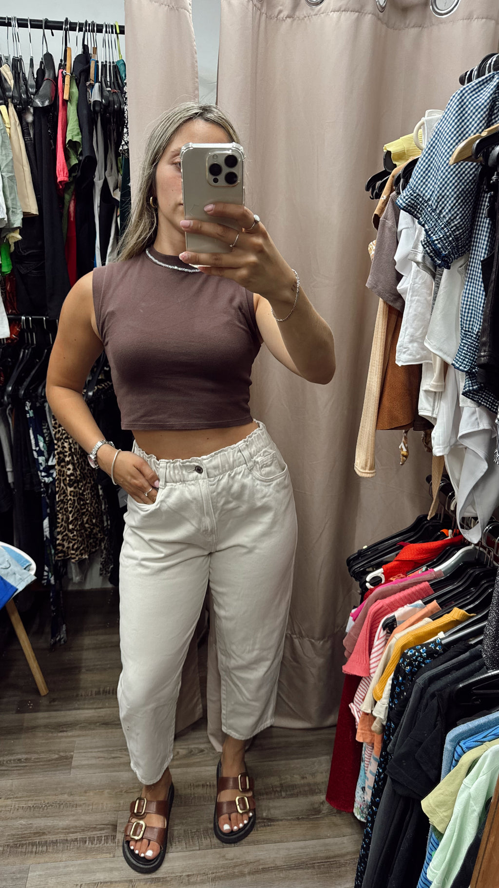 Pantalón beige talle 26