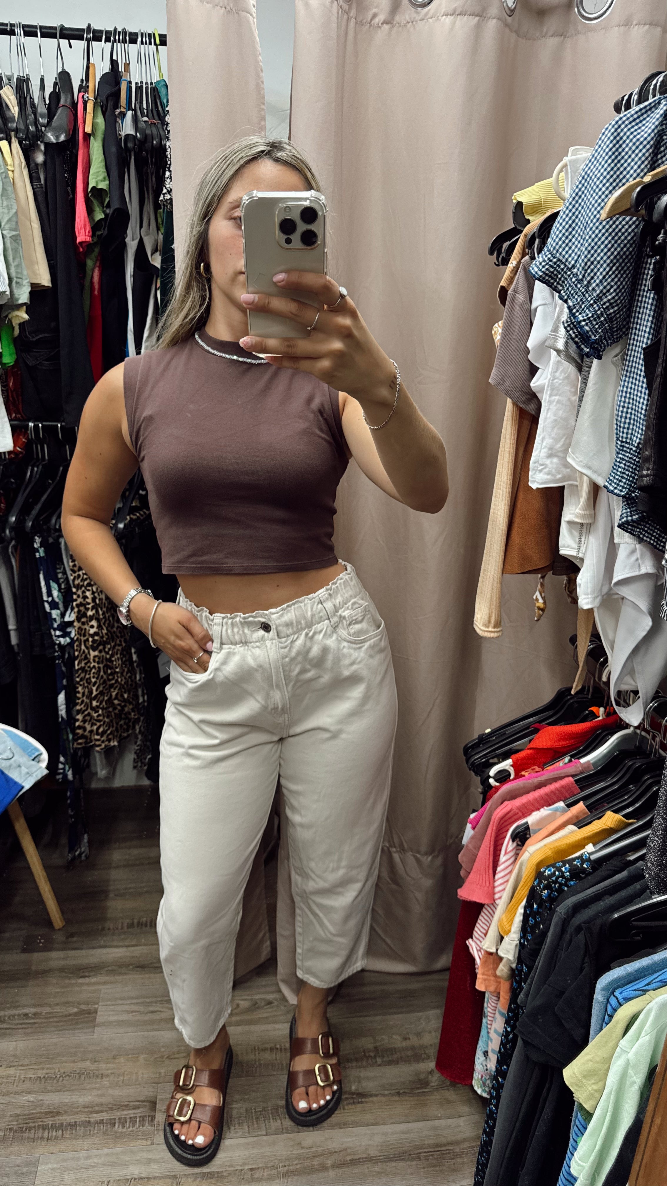 Pantalón beige talle 26