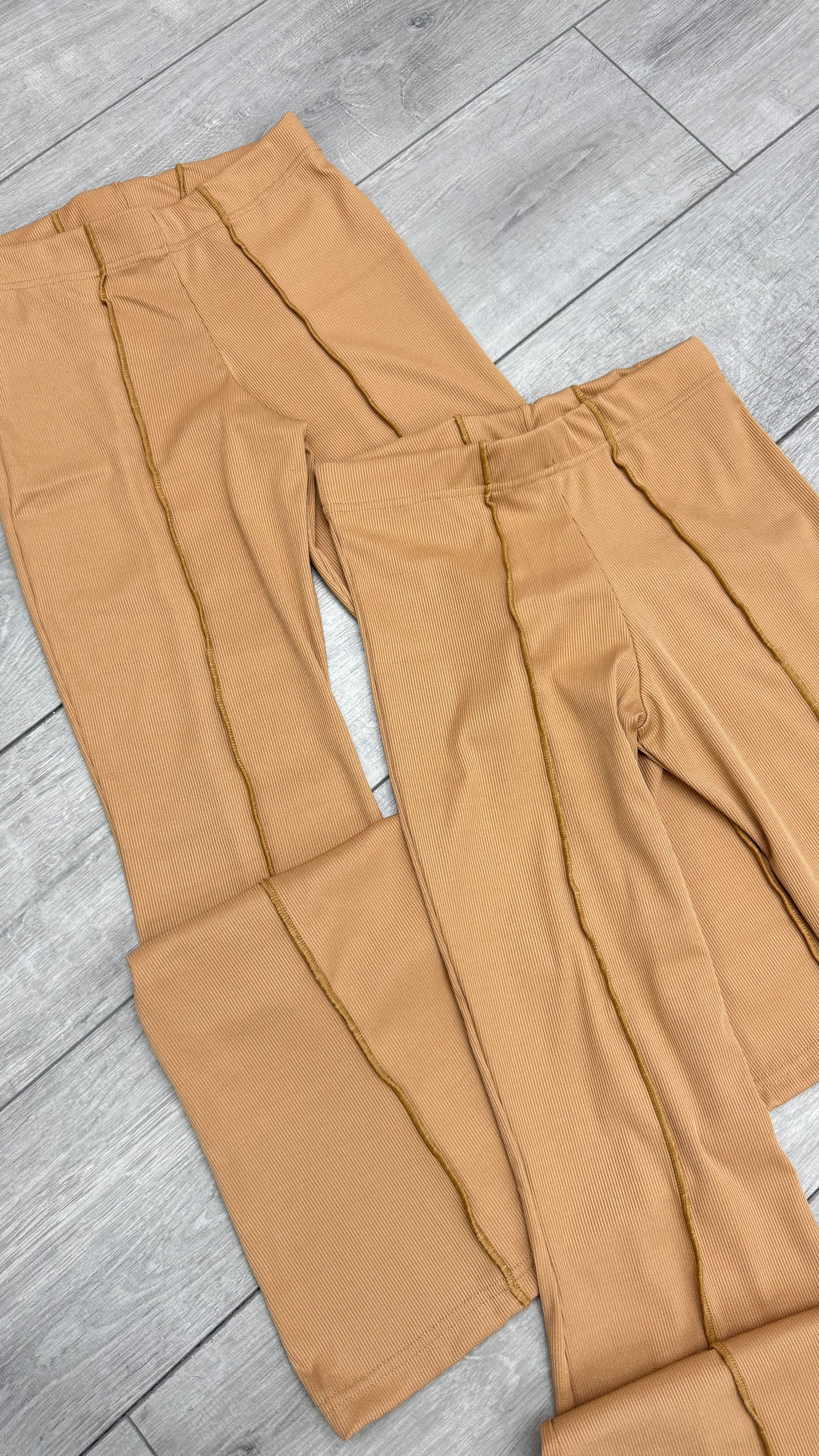 NUEVO Pantalón ancho tostado con costuras