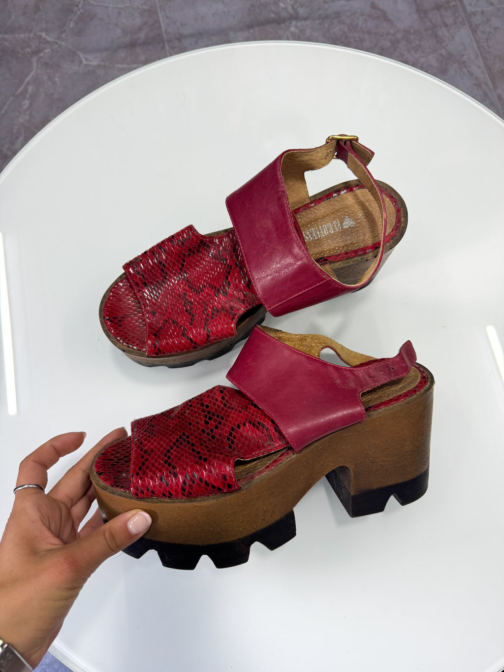 Sandalias rojas talle 37/38