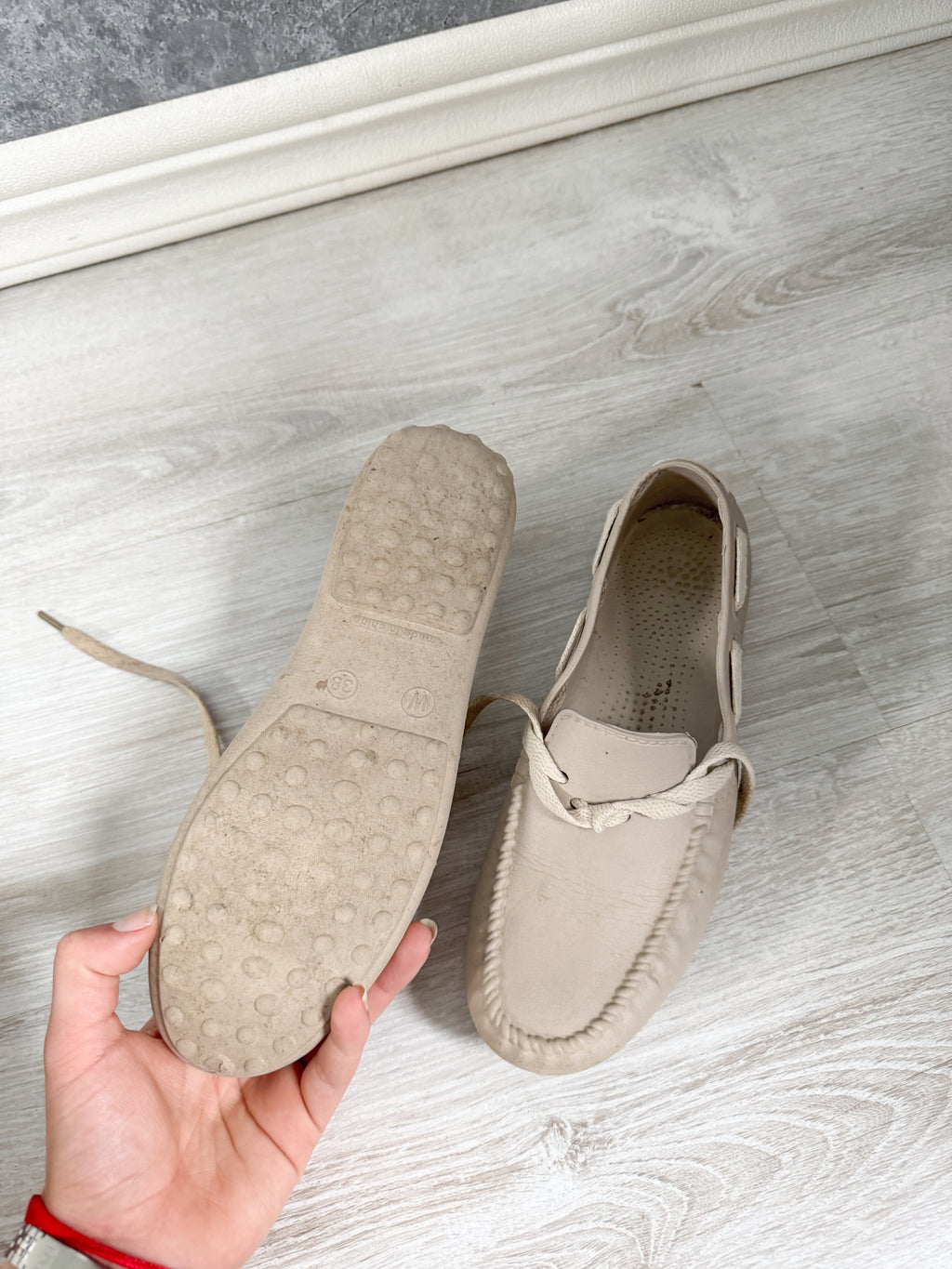 Zapatos suecos beige