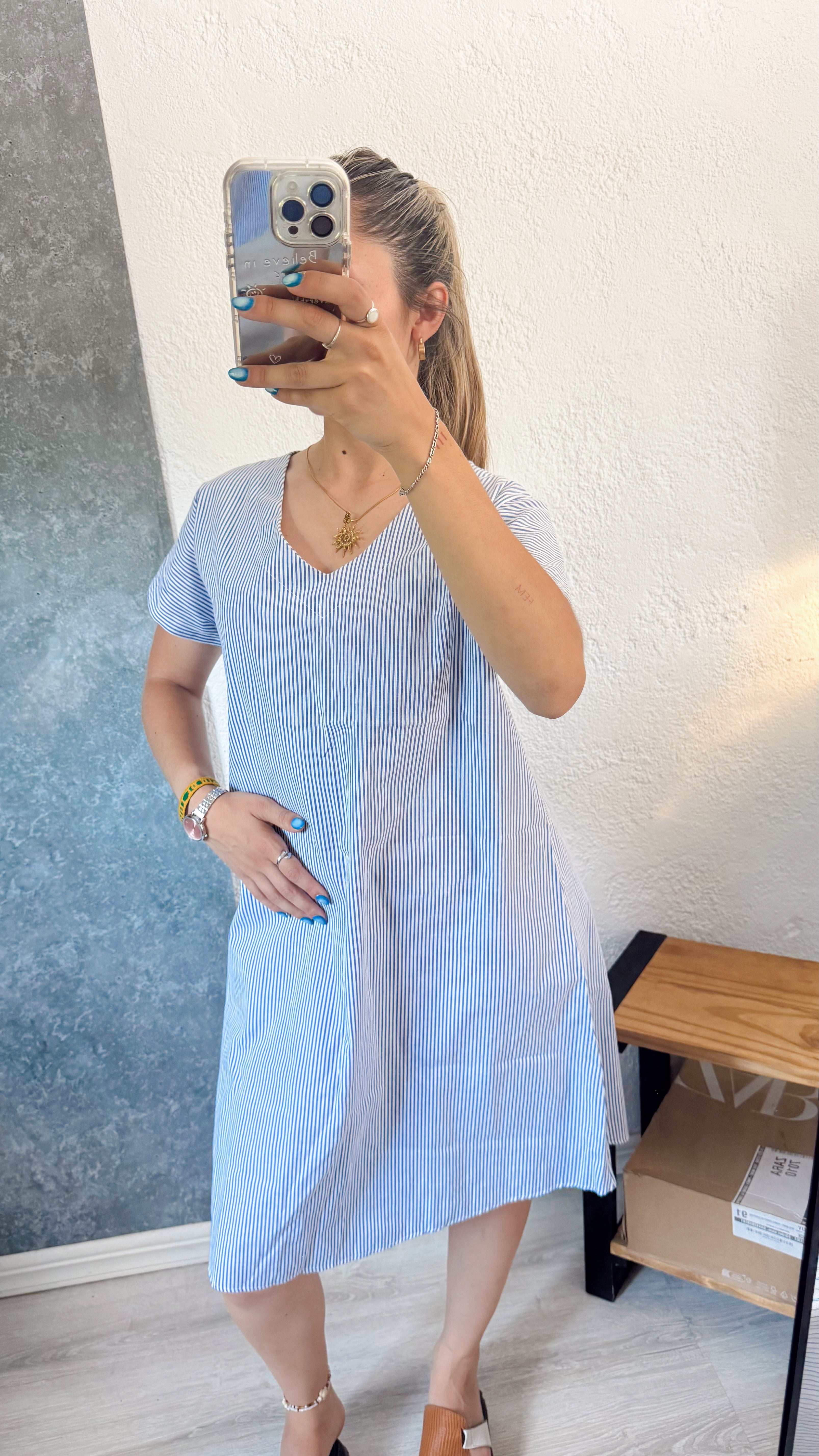 Vestido a rayas celeste y blanco