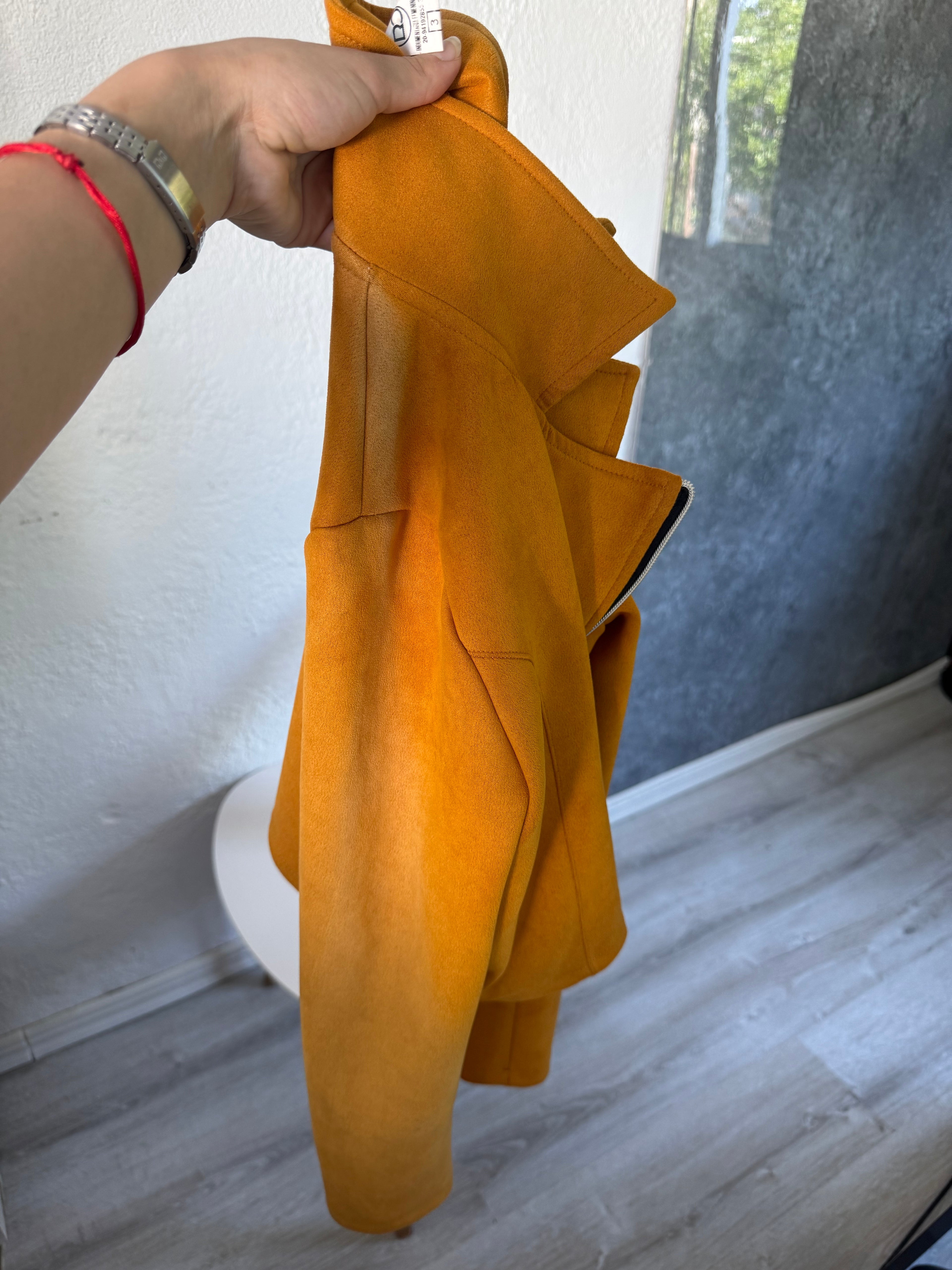 Chaqueta de gamuza talle S *con detalle