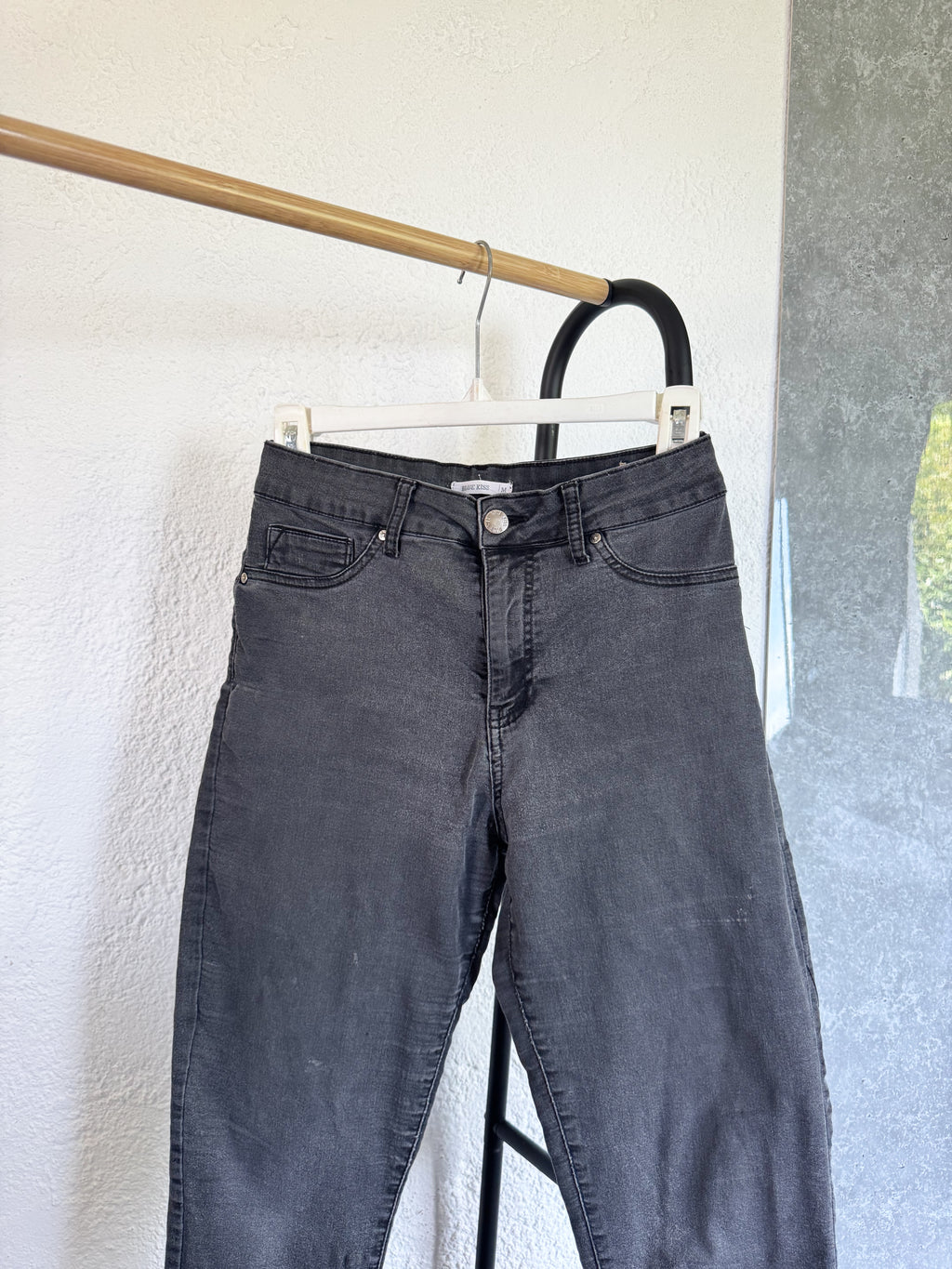 Jean Bluekiss gris oscuro