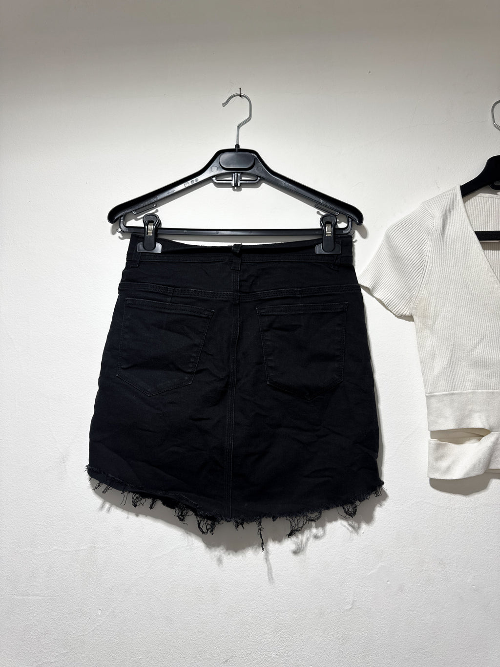 Pollera mini negra con cierre