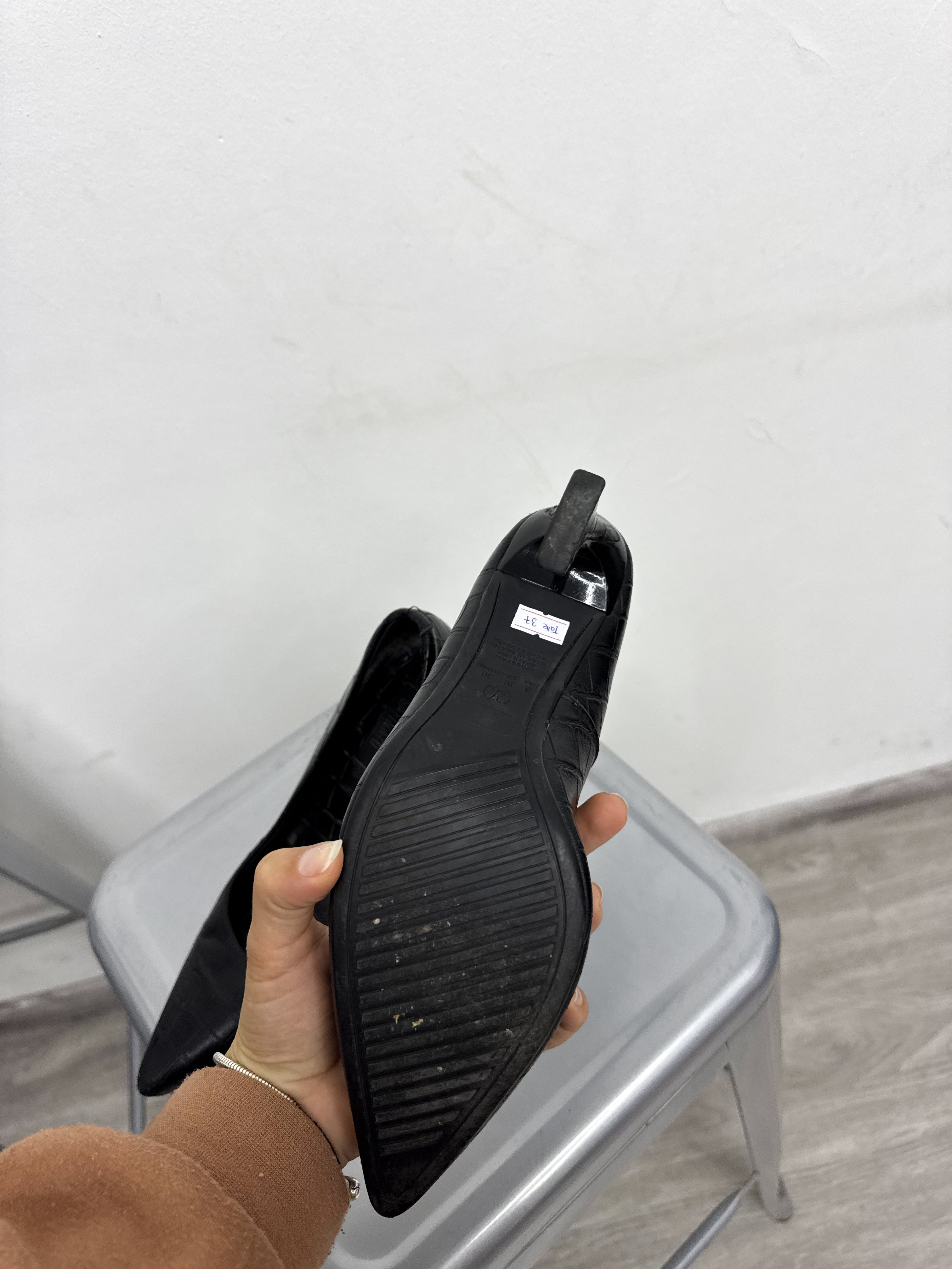 Tacos stiletto negros efecto piel de serpiente