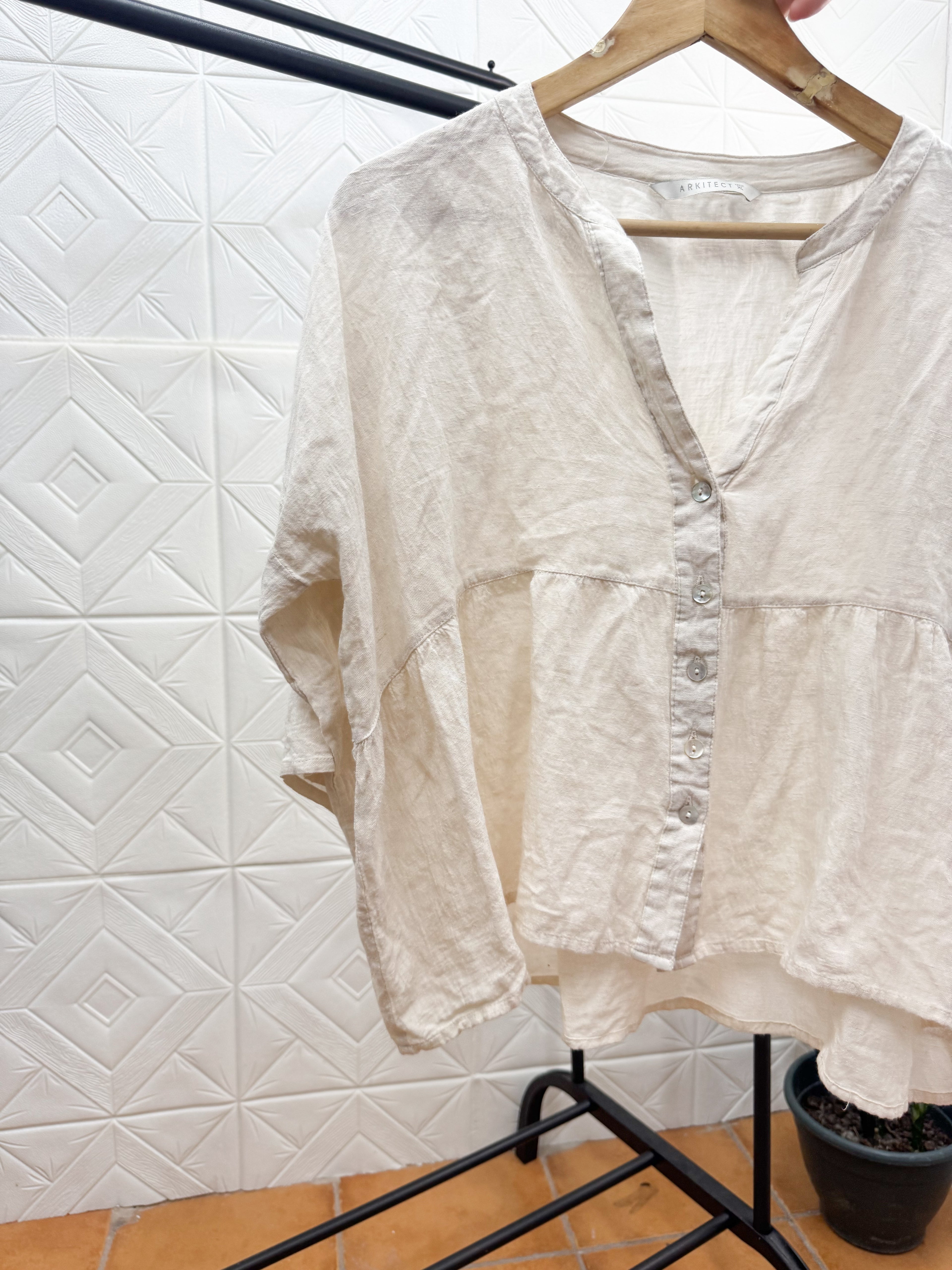 Blusa de lino beige talle XL