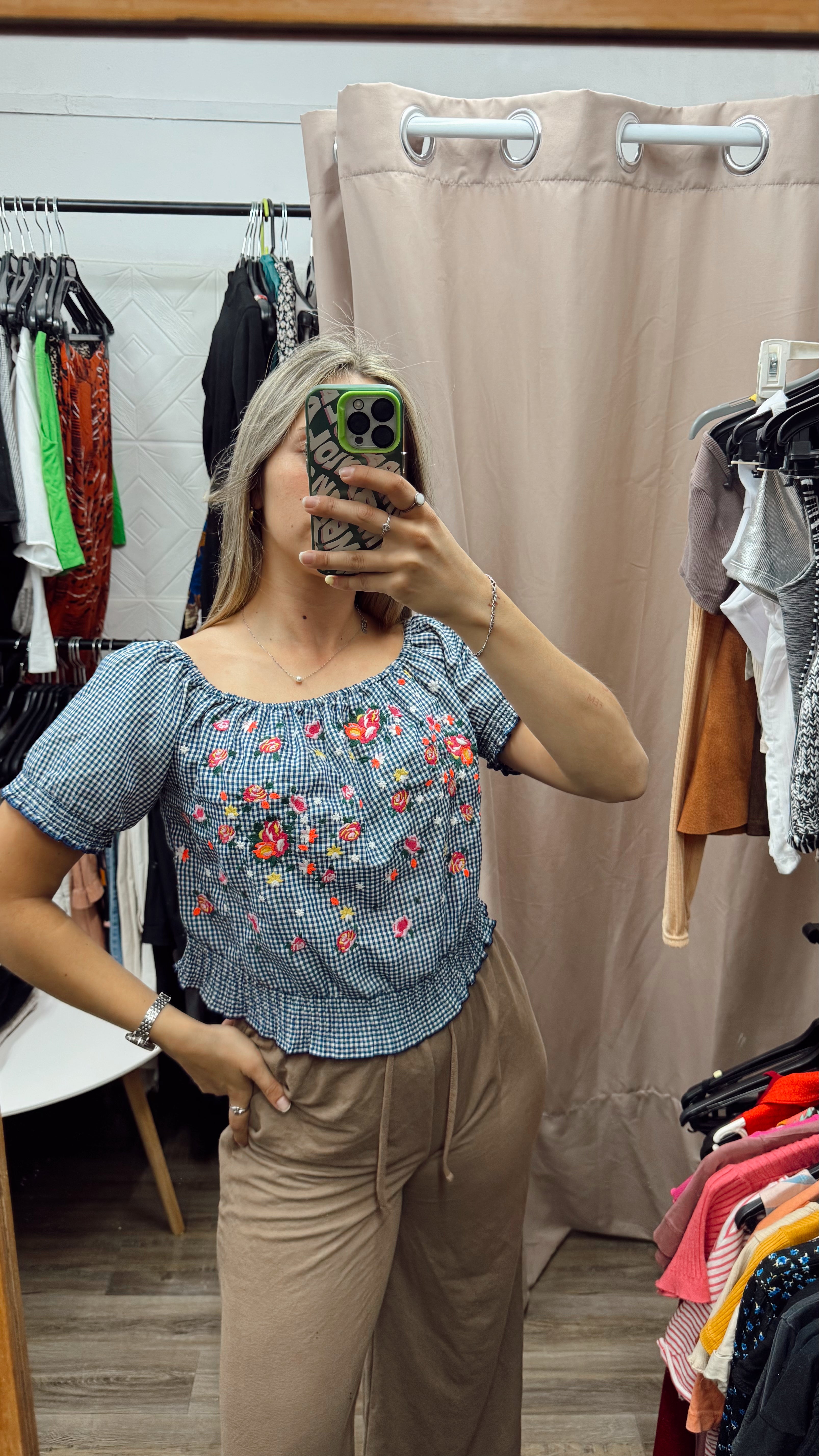 Blusa a cuadros con flores