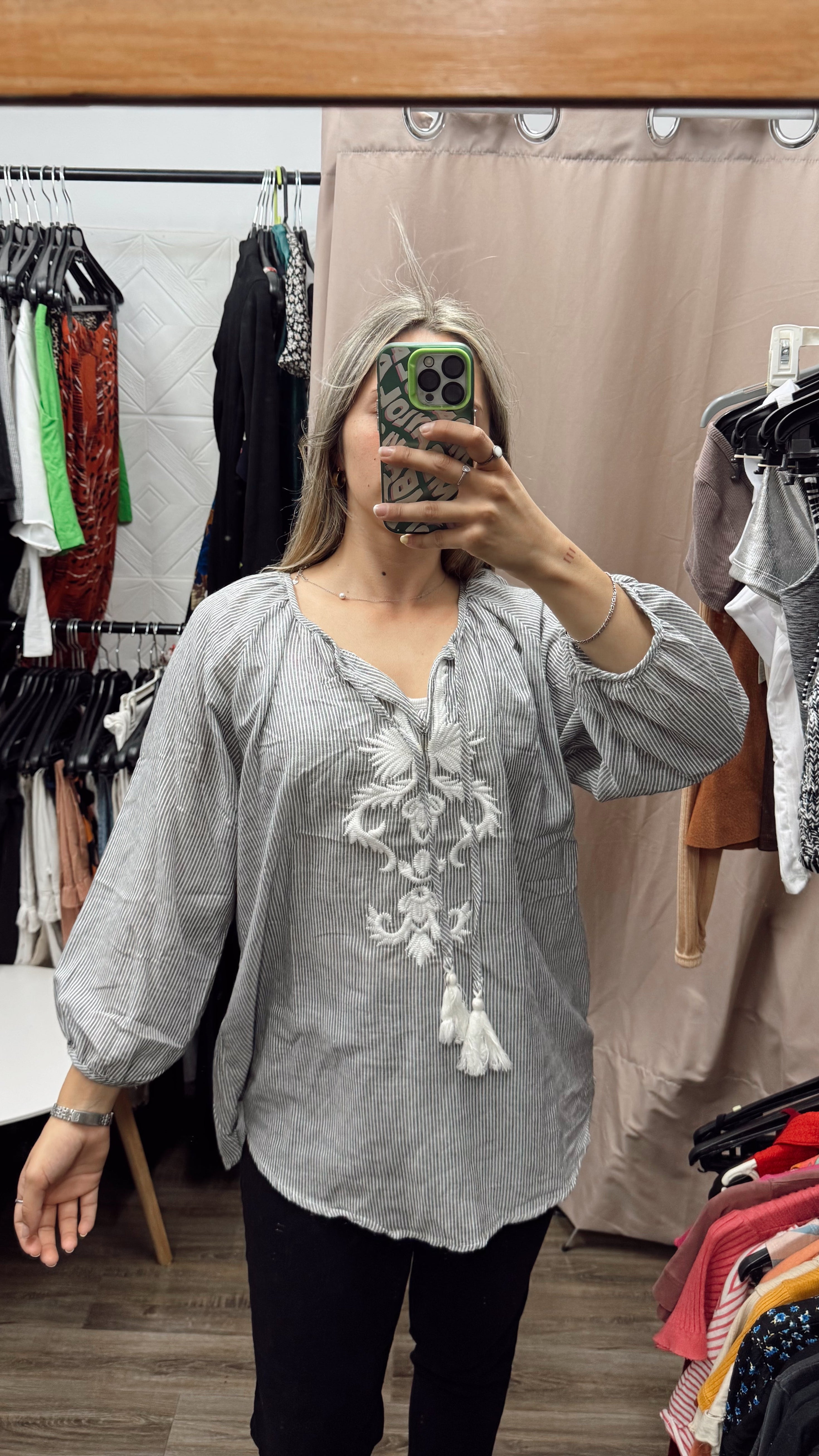 Camisola talle M *con detalle en la última foto