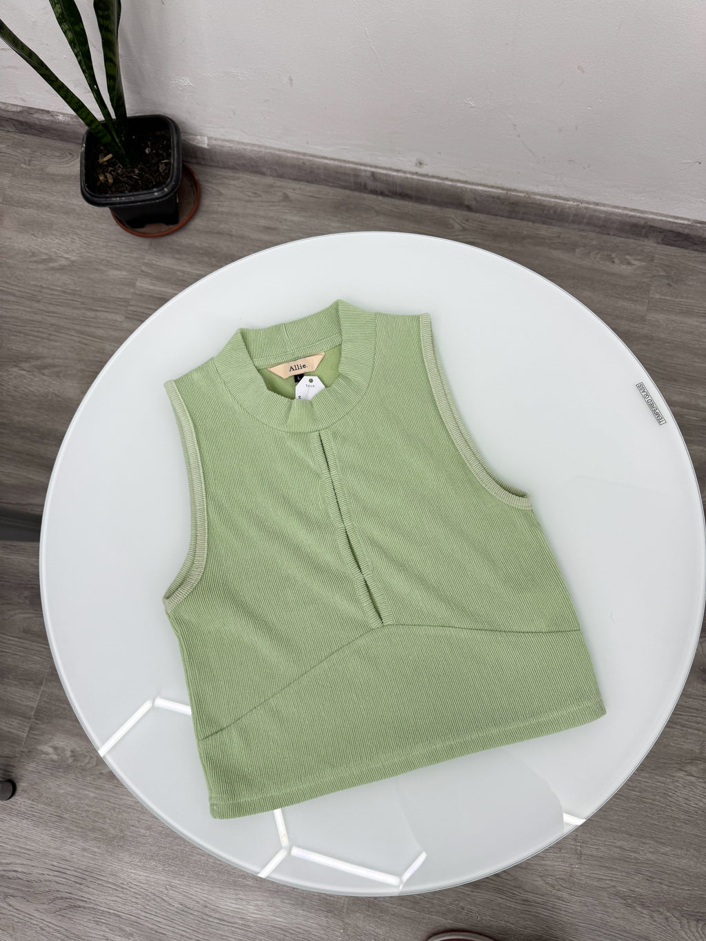 Top verde pastel Allie