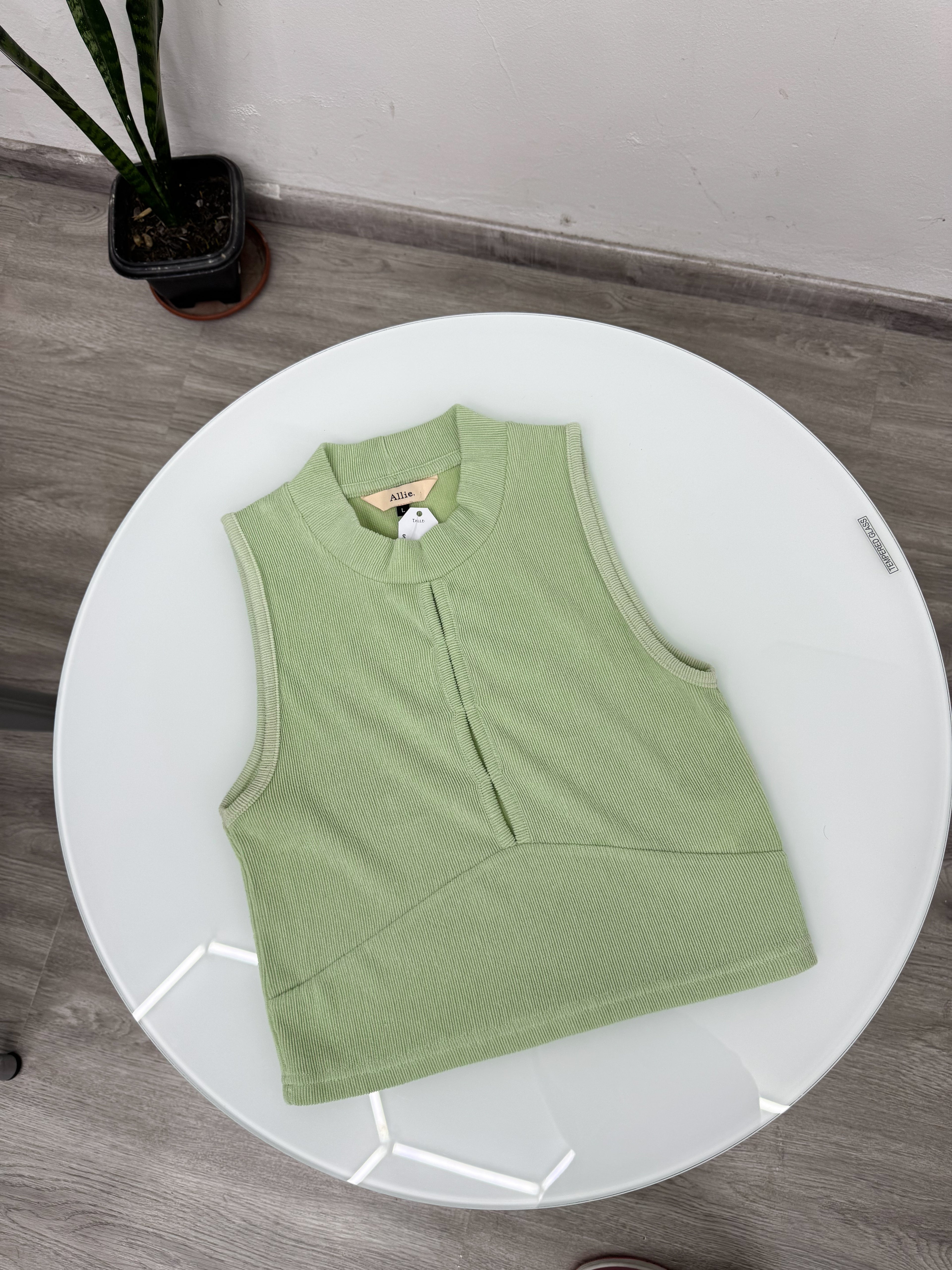 Top verde pastel Allie